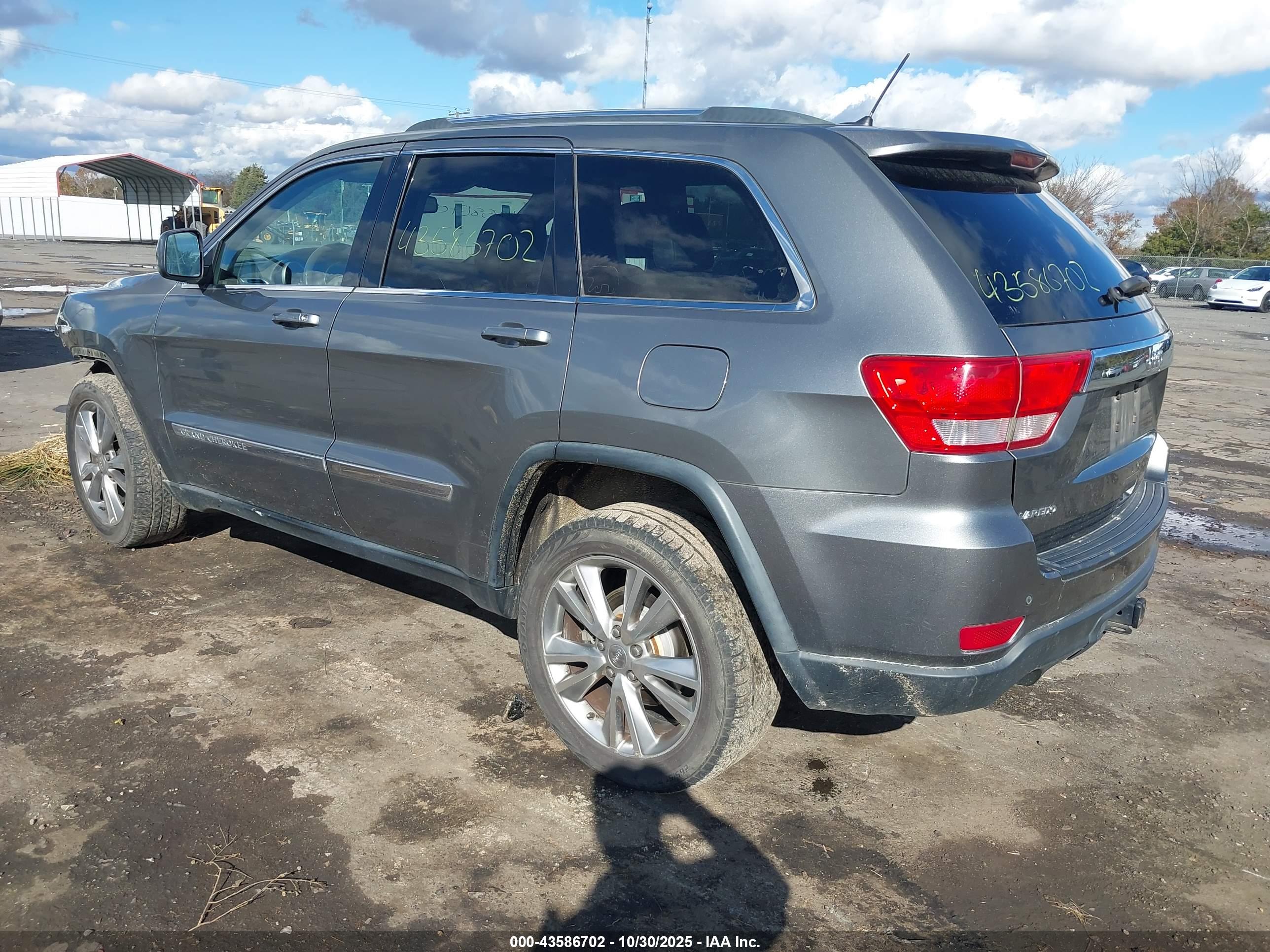 JEEP GRAND image 3