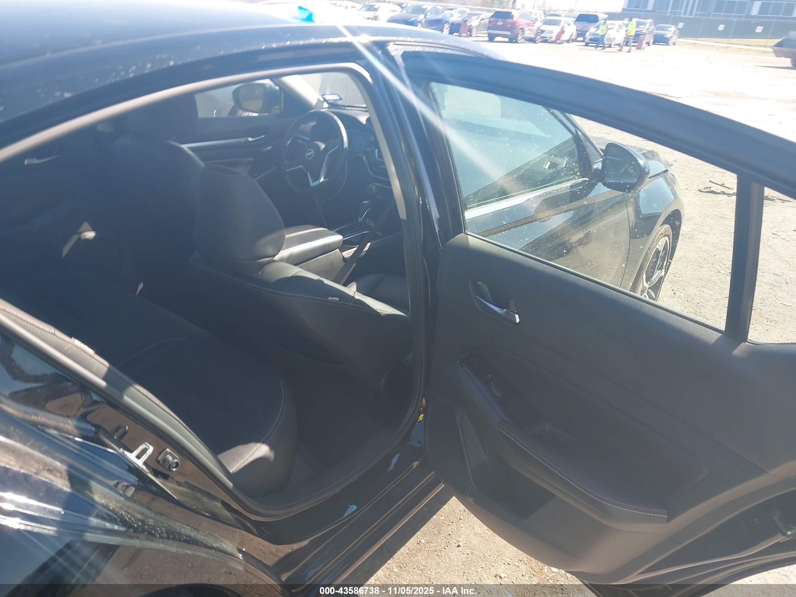 NISSAN ALTIMA image 8