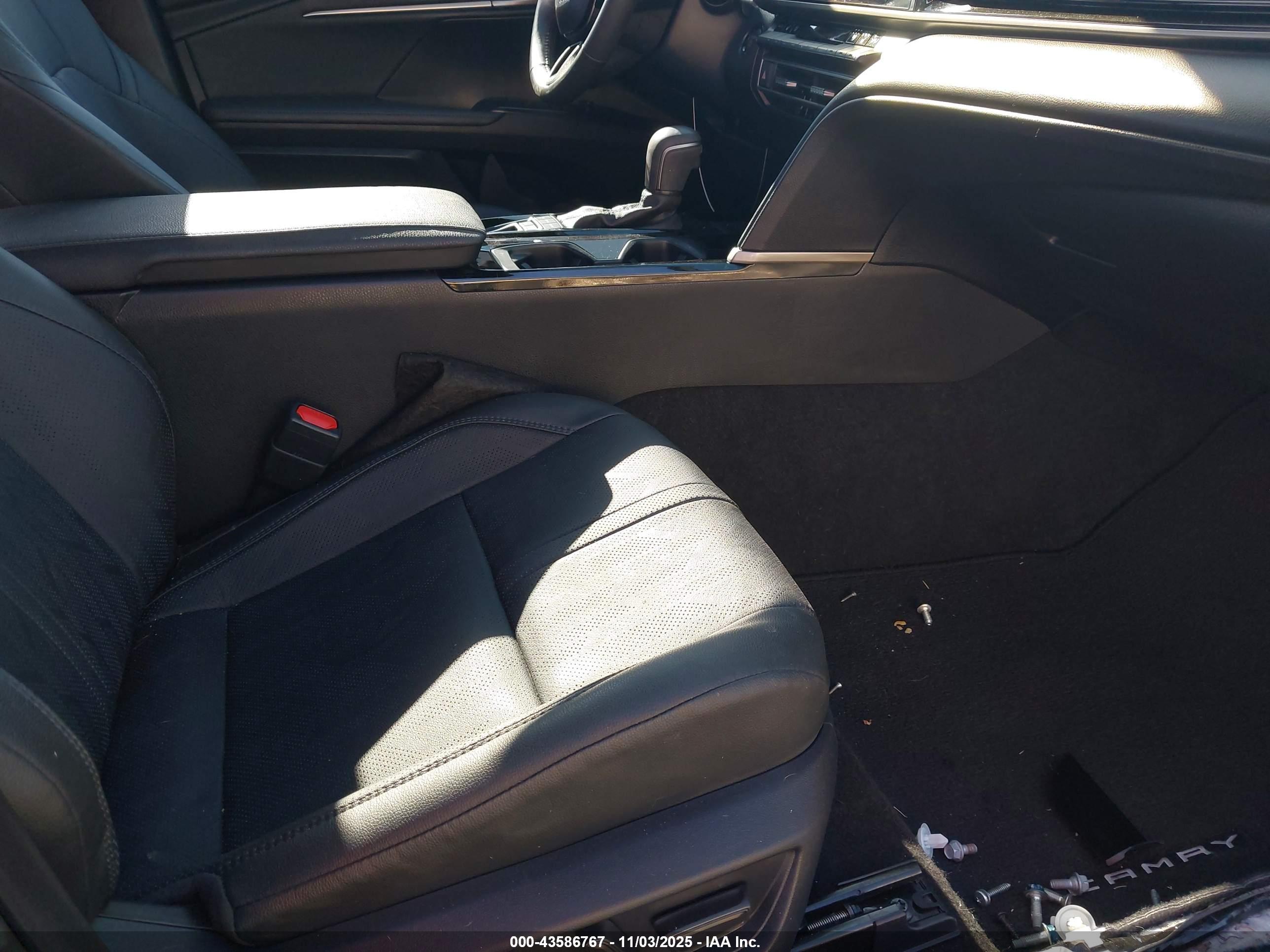 TOYOTA CAMRY image 5