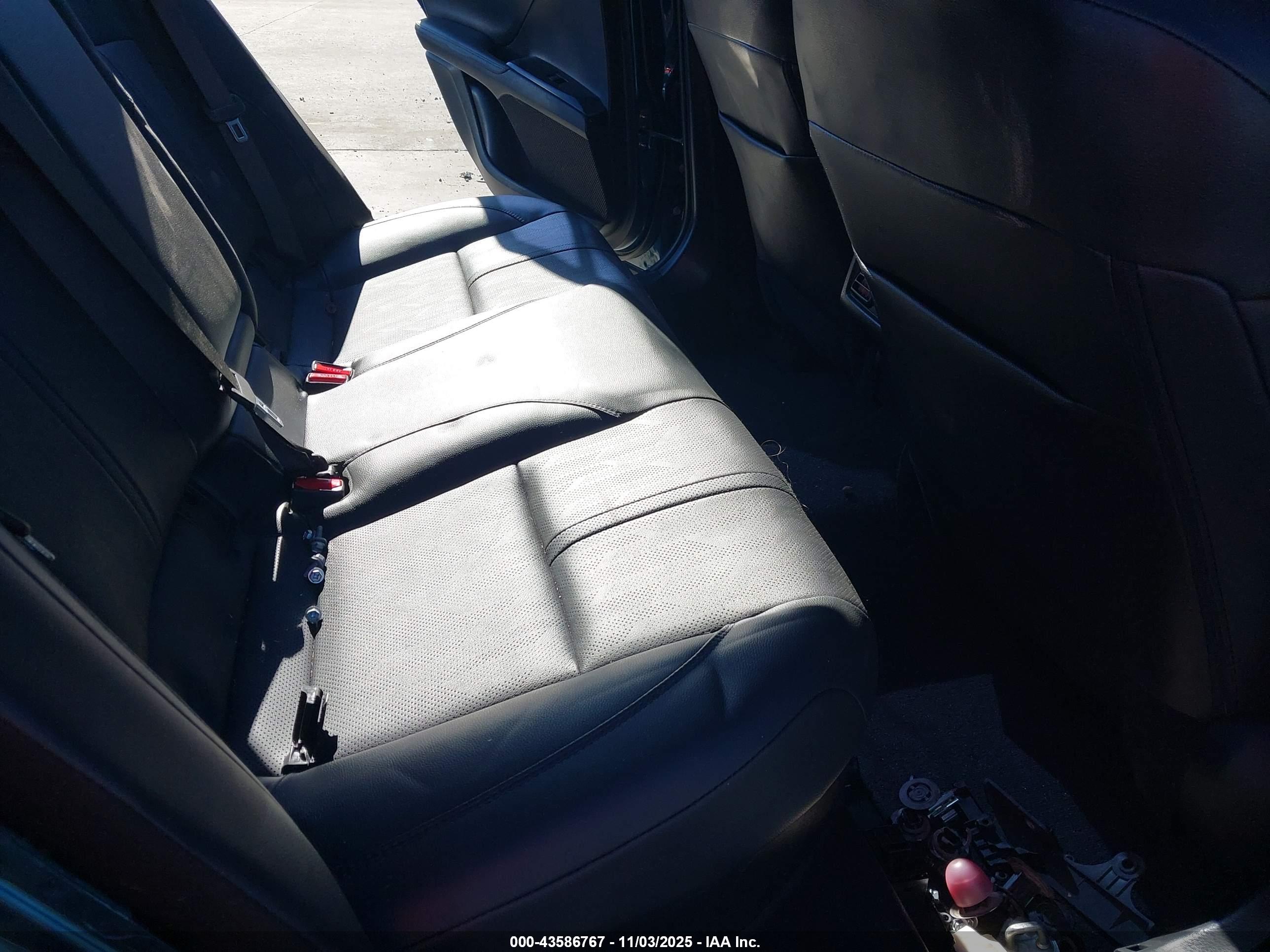TOYOTA CAMRY image 8