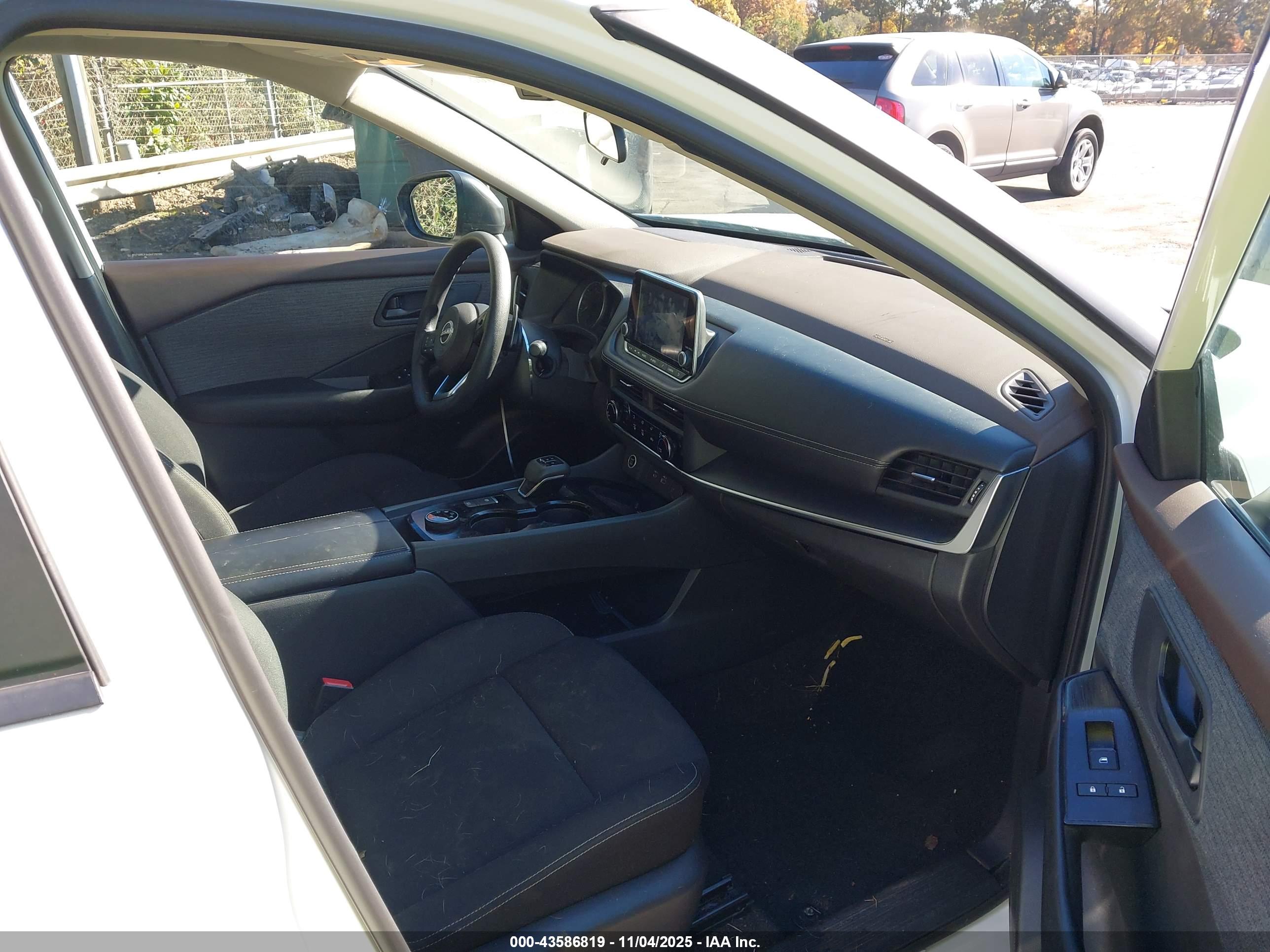 NISSAN ROGUE image 5