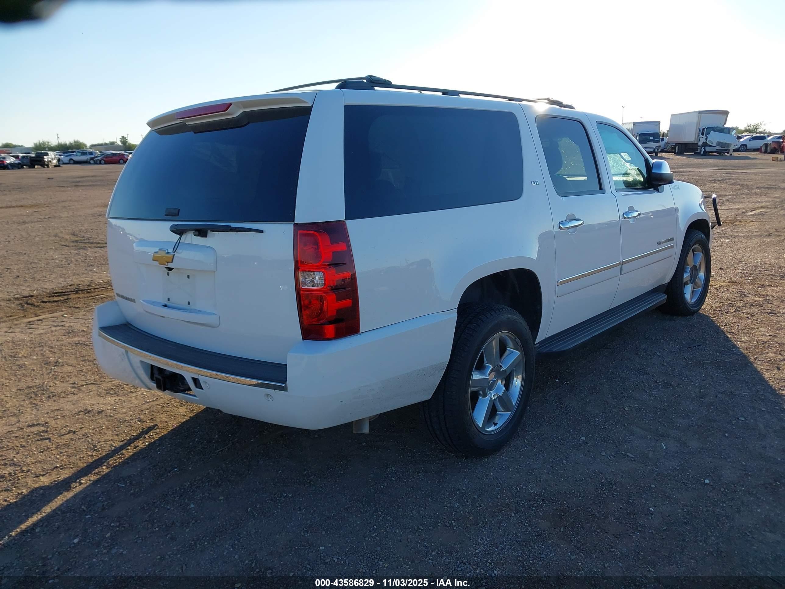 CHEVROLET SUBURBAN image 4