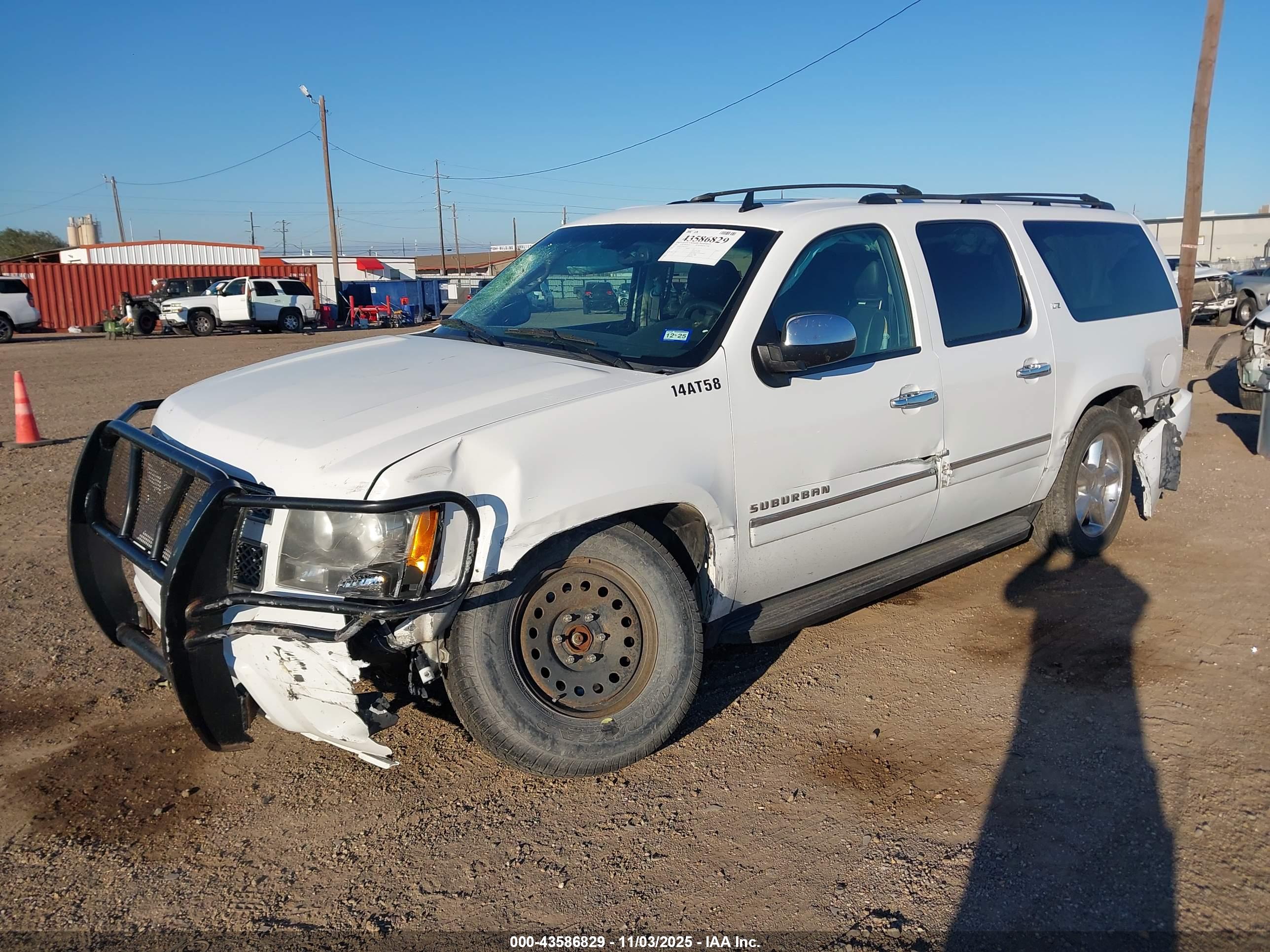 CHEVROLET SUBURBAN image 6