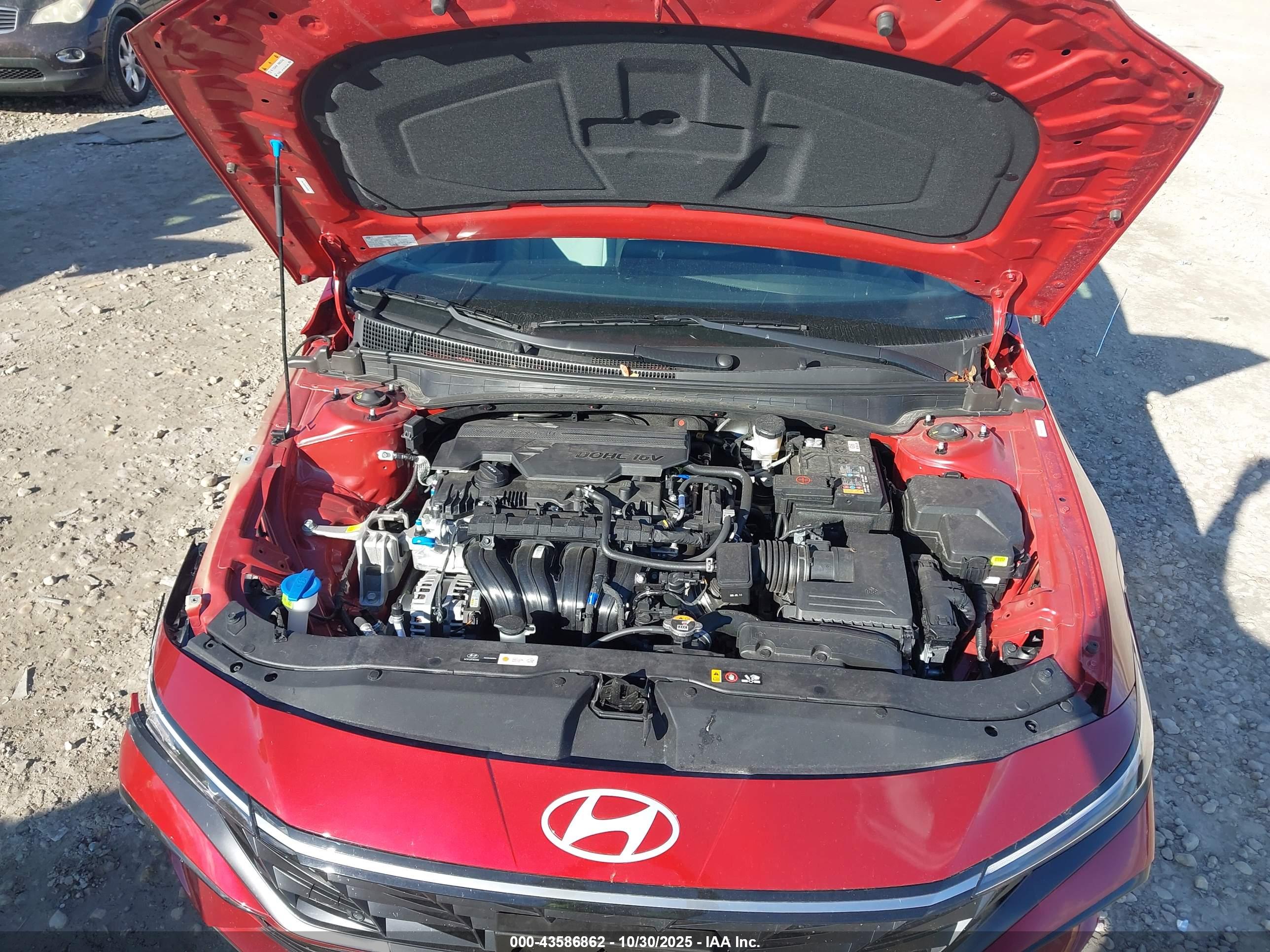 HYUNDAI ELANTRA image 10