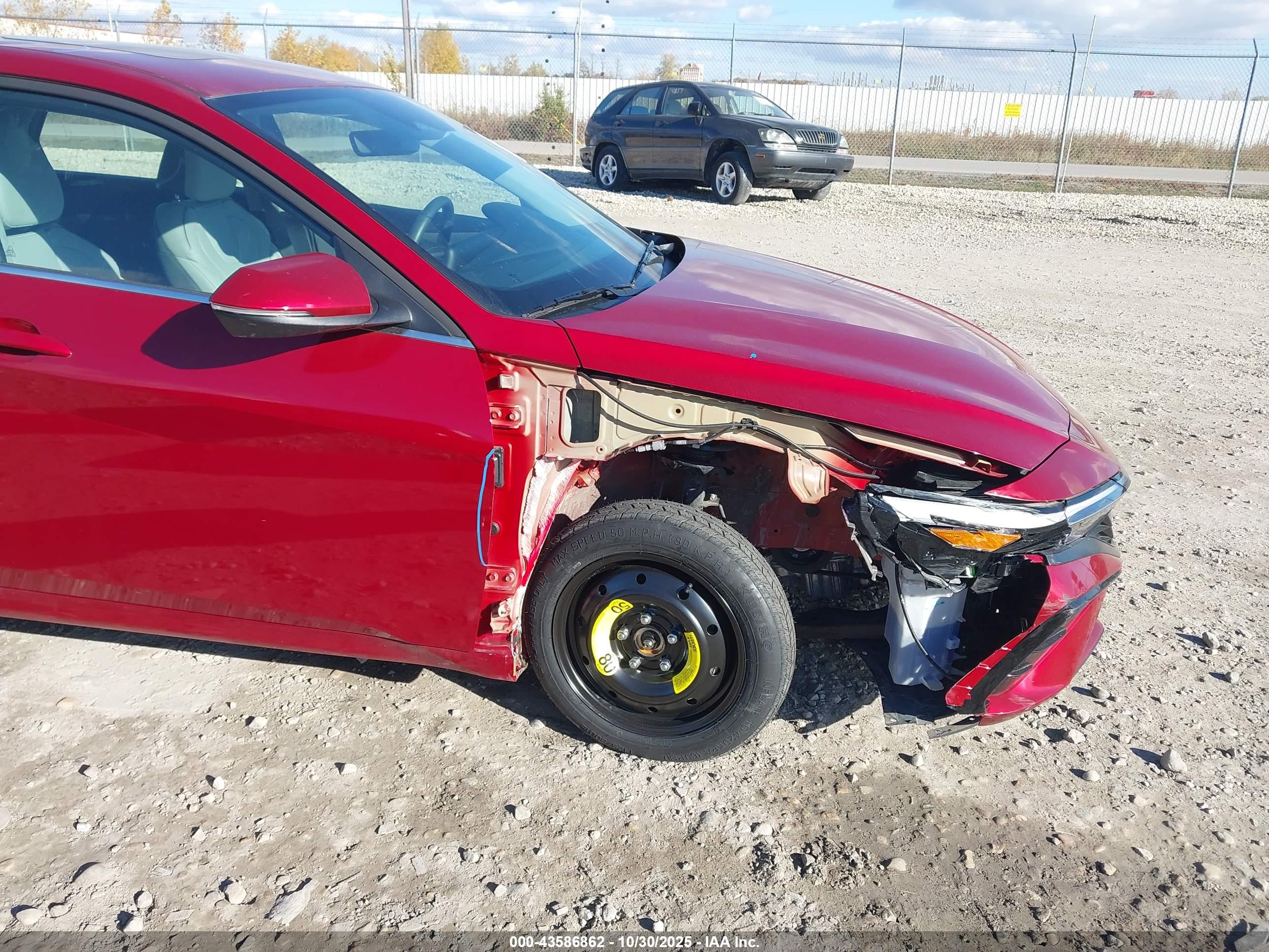 HYUNDAI ELANTRA image 6