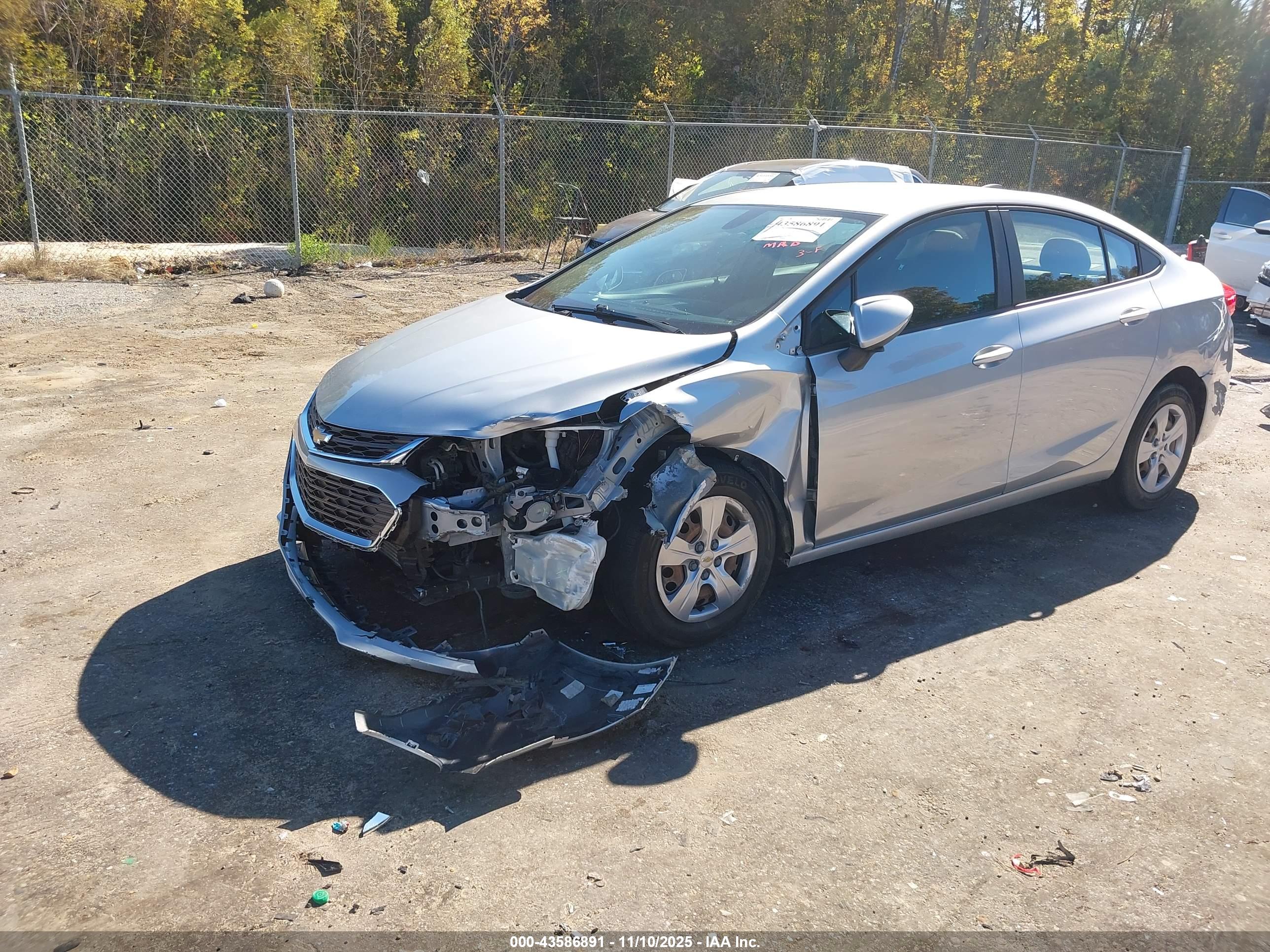 CHEVROLET CRUZE image 2