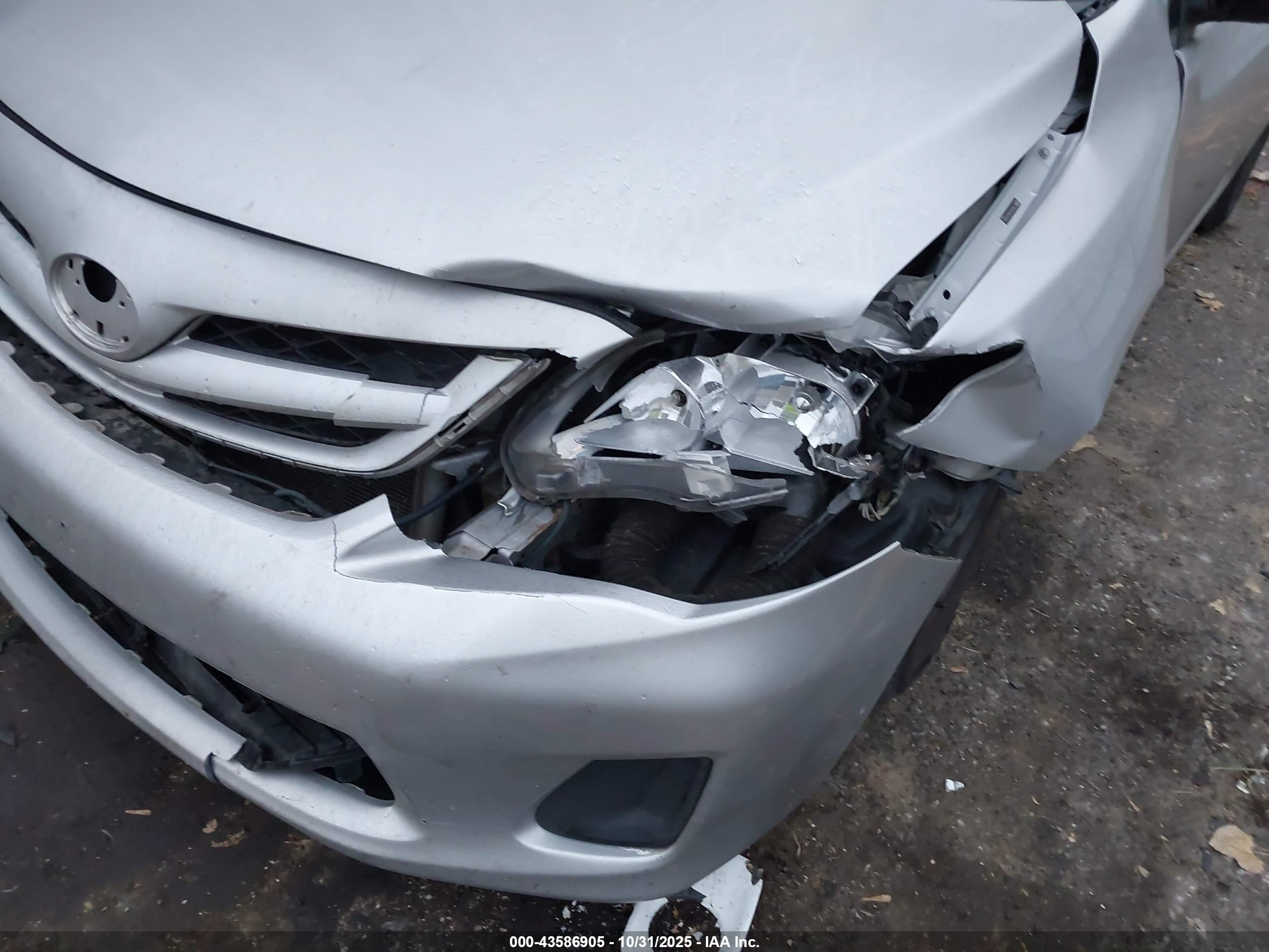 TOYOTA COROLLA image 6