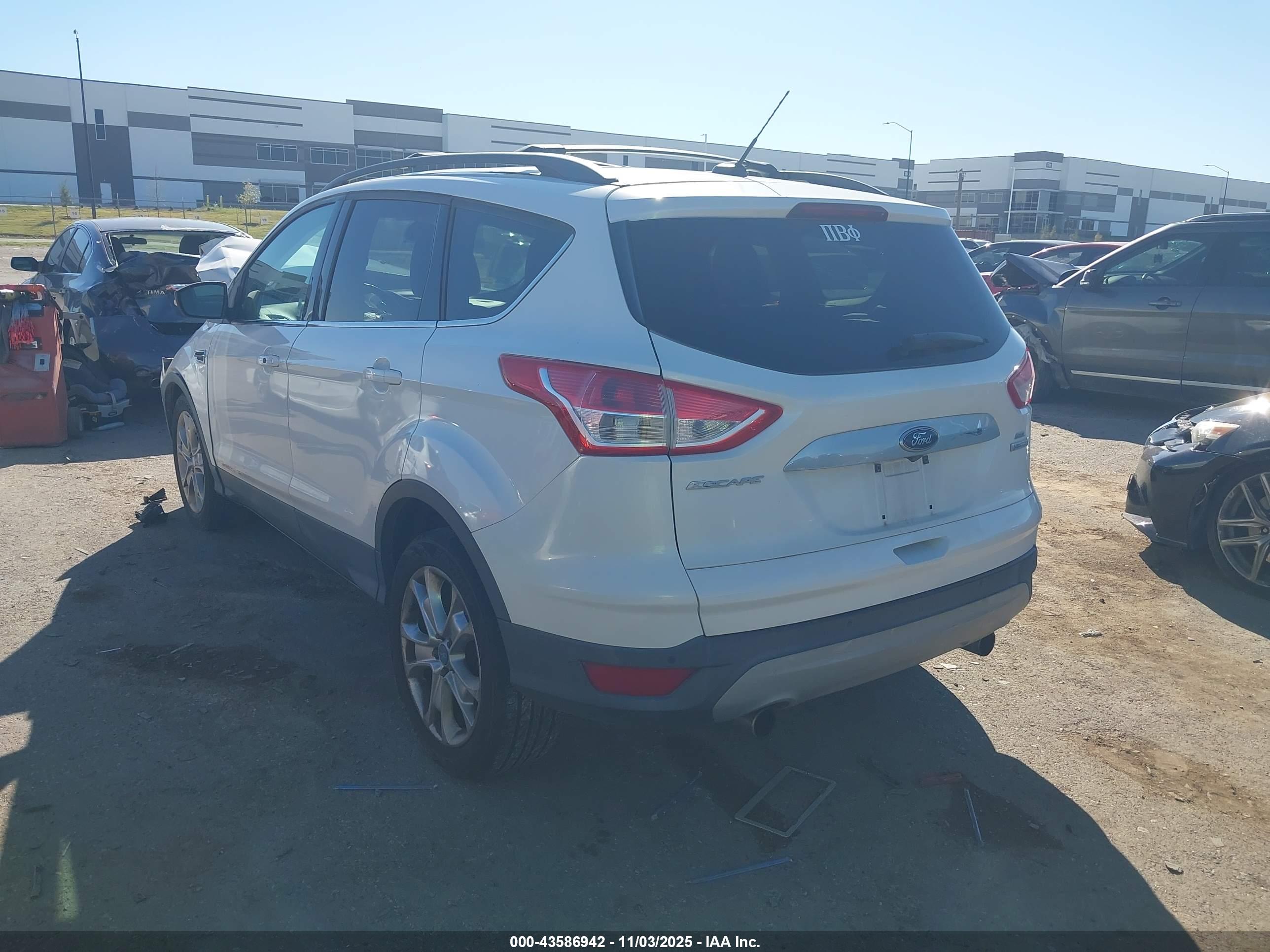 FORD ESCAPE image 3