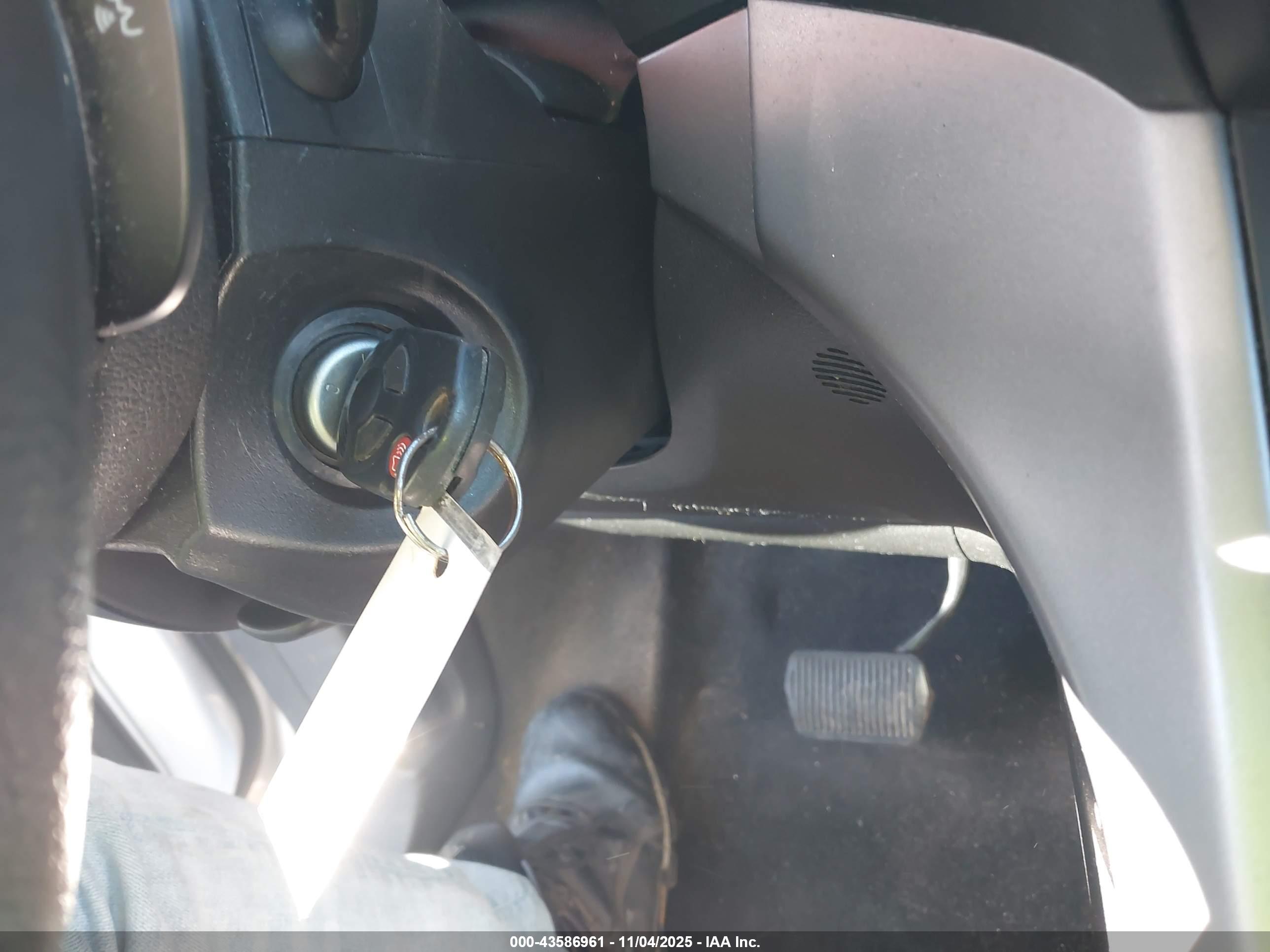 FORD ESCAPE image 11