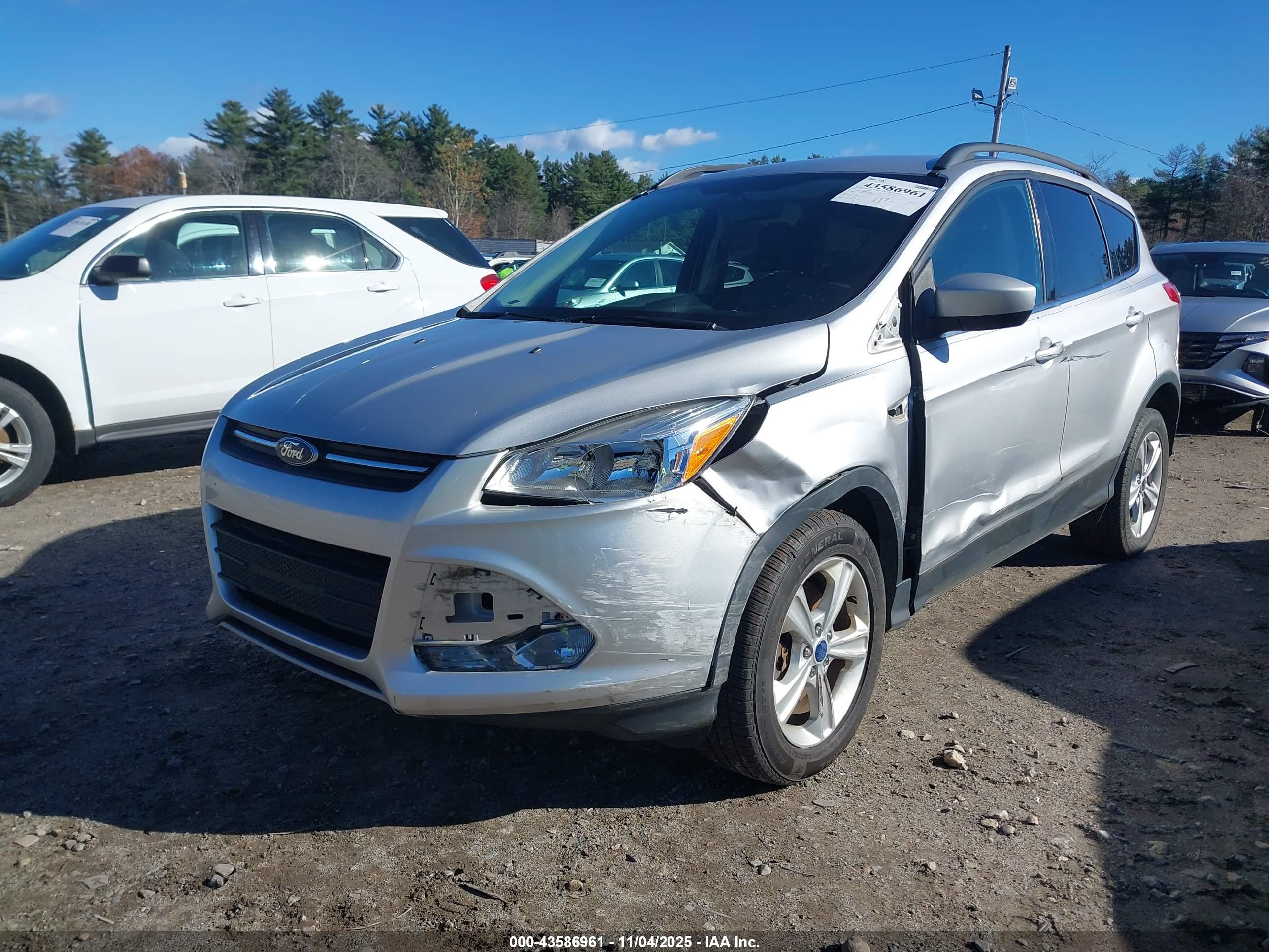 FORD ESCAPE image 2