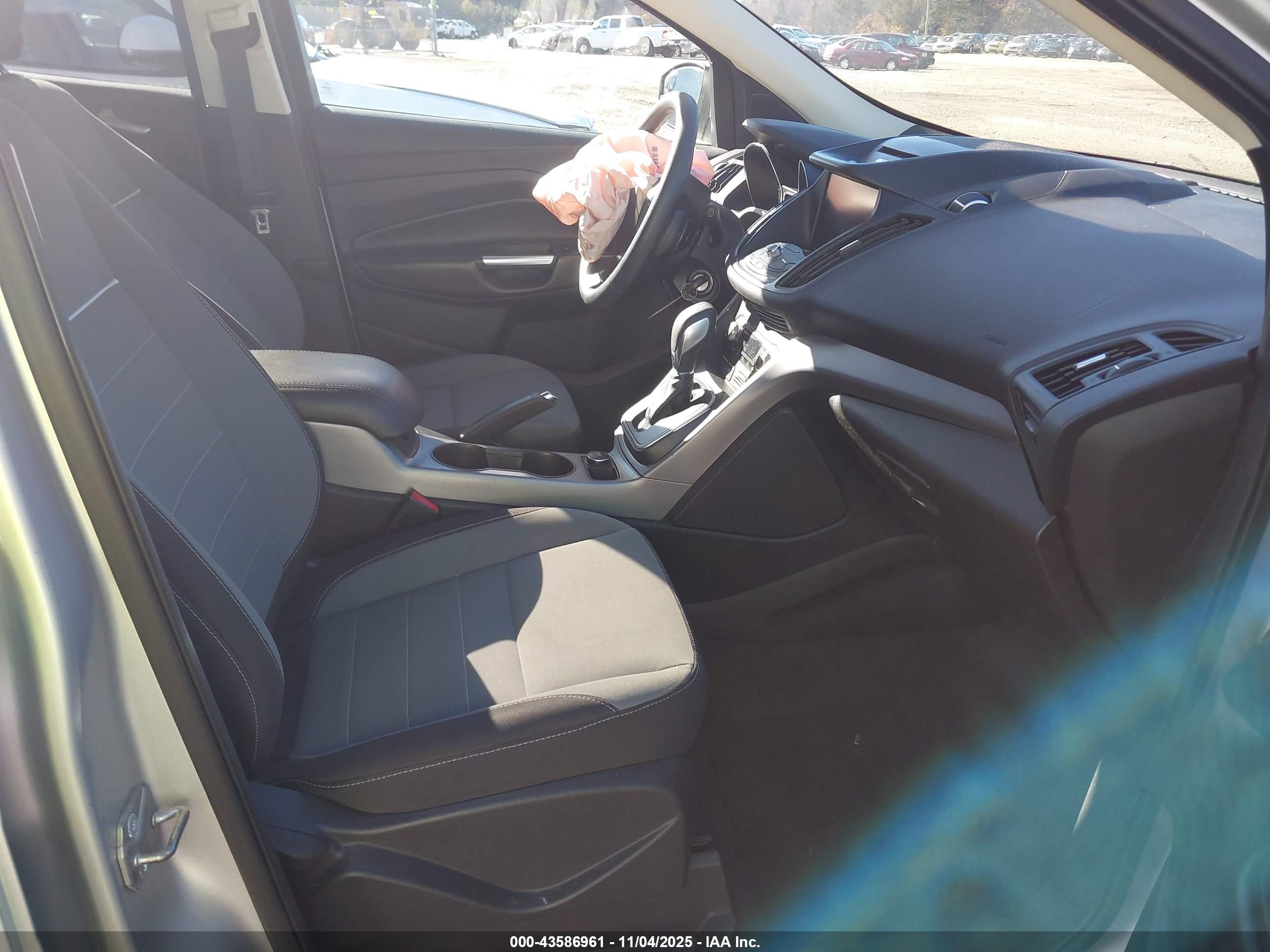 FORD ESCAPE image 5
