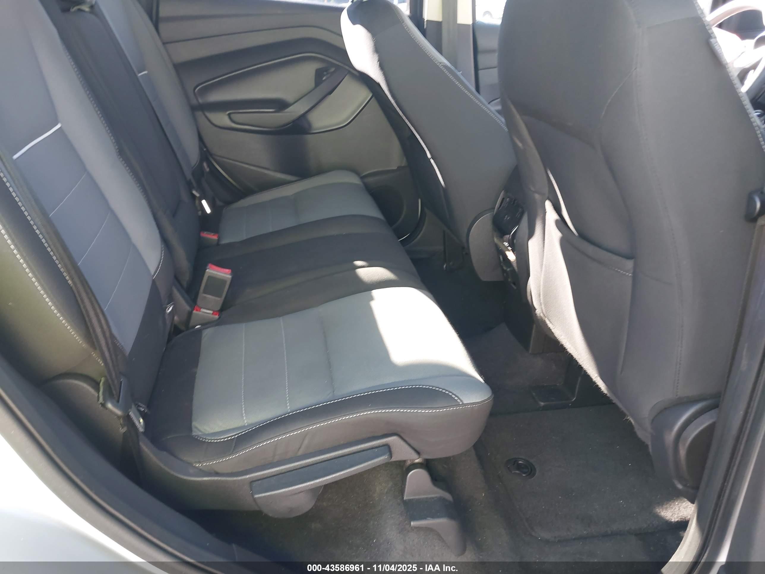FORD ESCAPE image 8