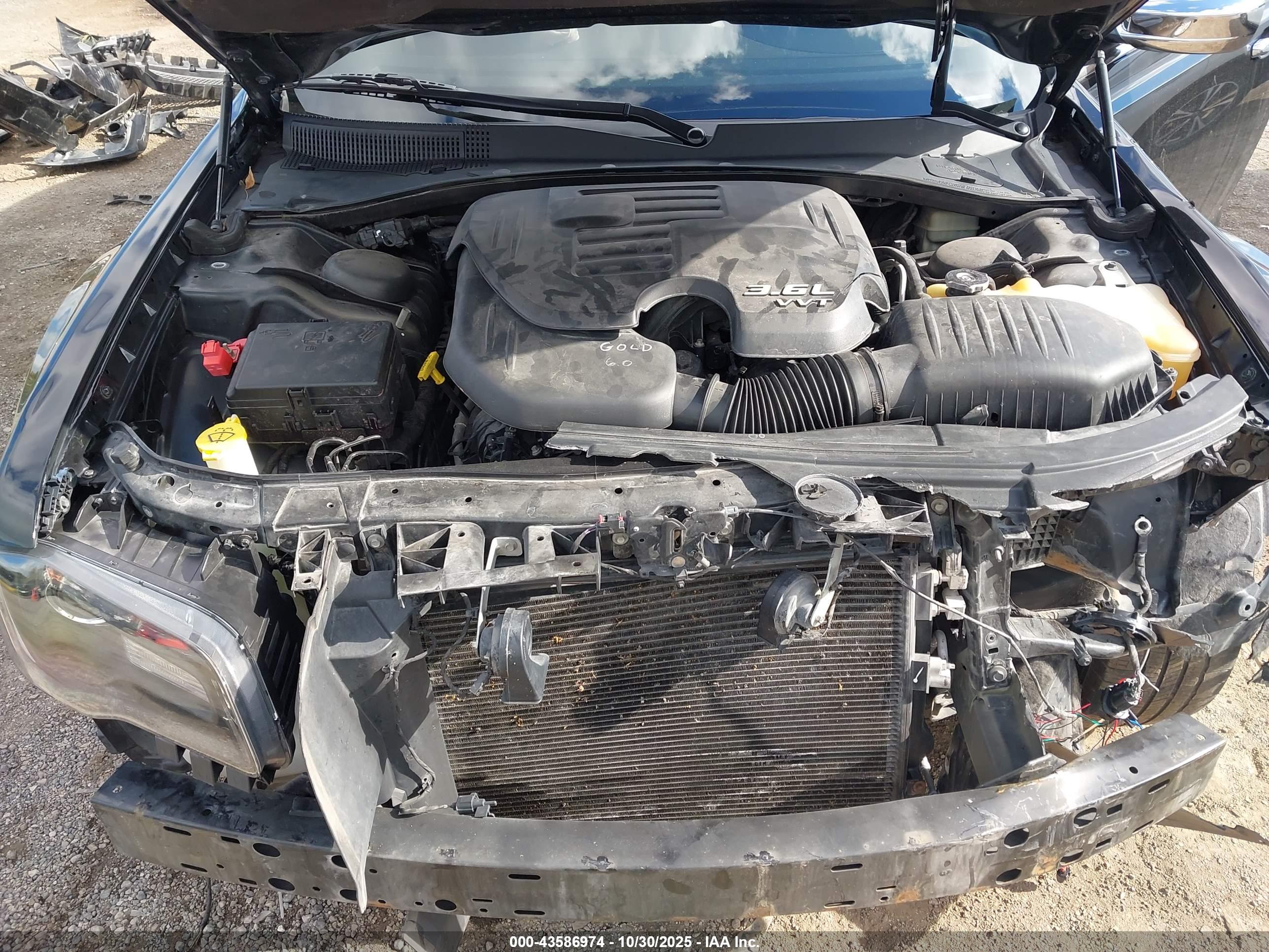 CHRYSLER 300 image 10