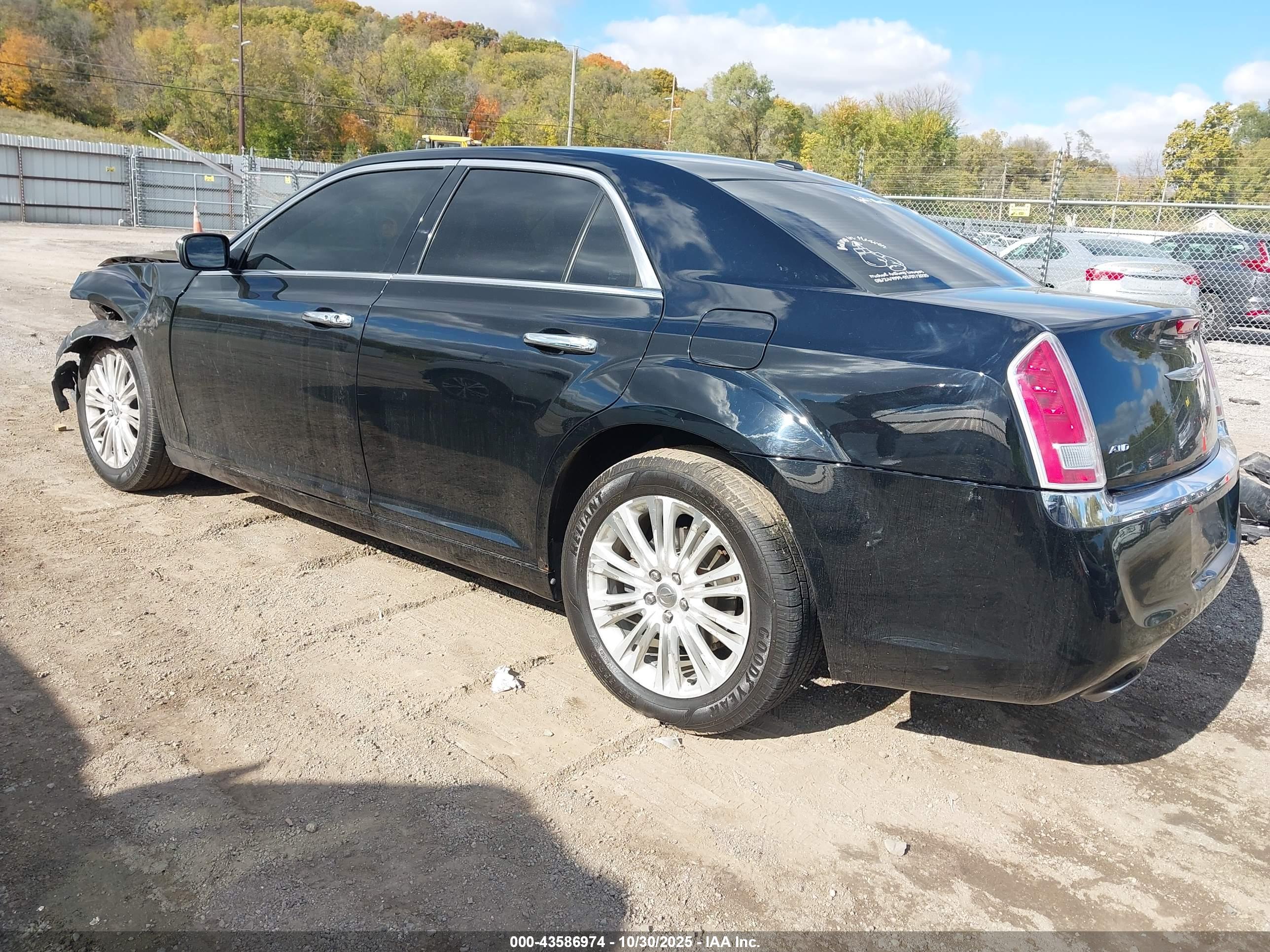 CHRYSLER 300 image 3