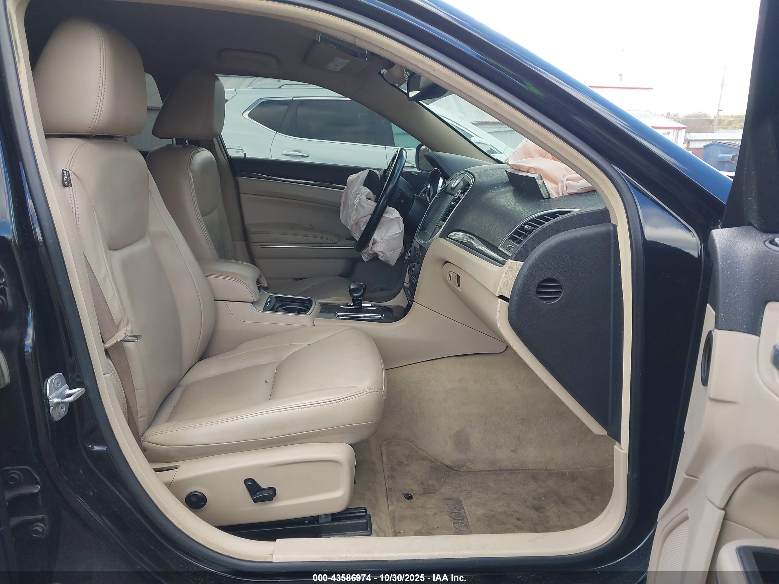 CHRYSLER 300 image 5