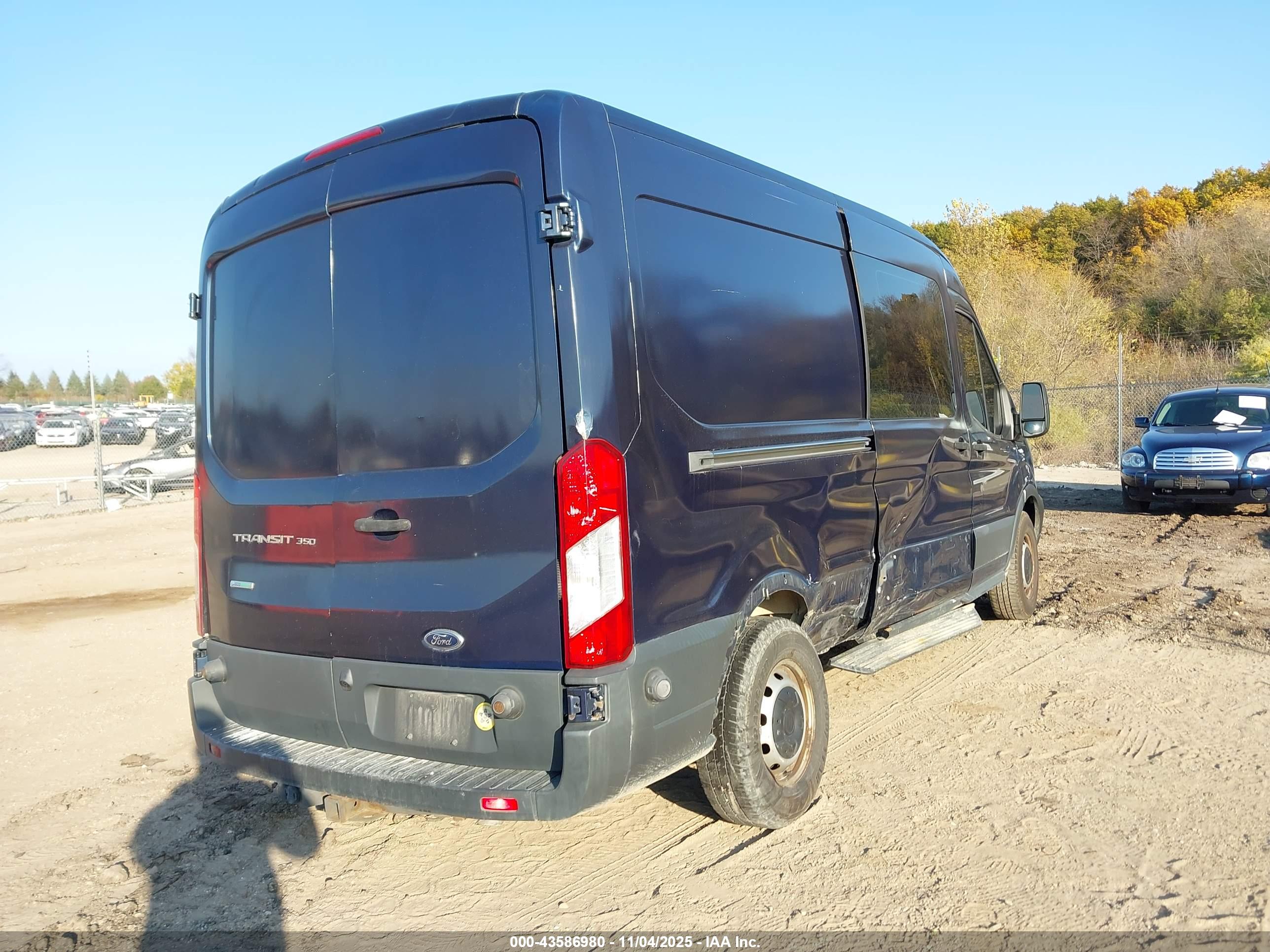 FORD TRANSIT-350 image 4