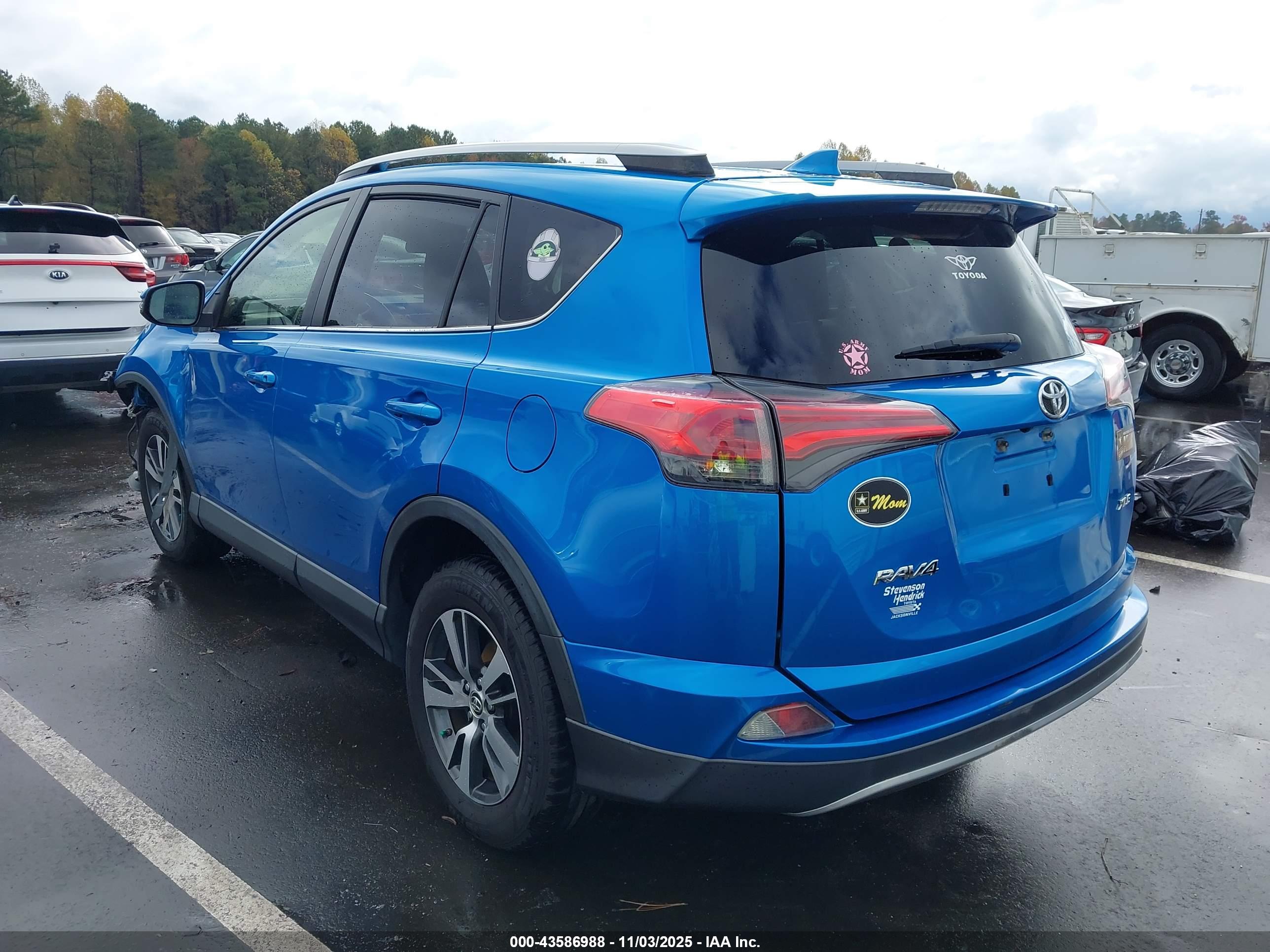 TOYOTA RAV4 image 3