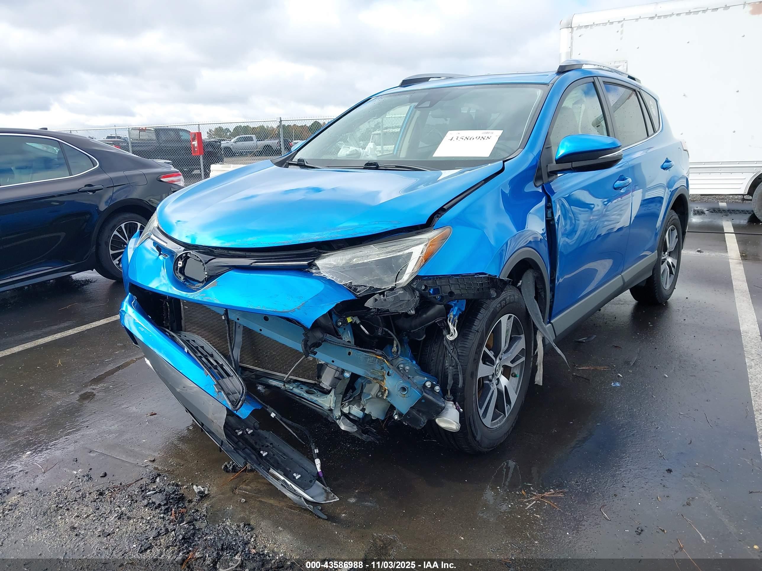 TOYOTA RAV4 image 6