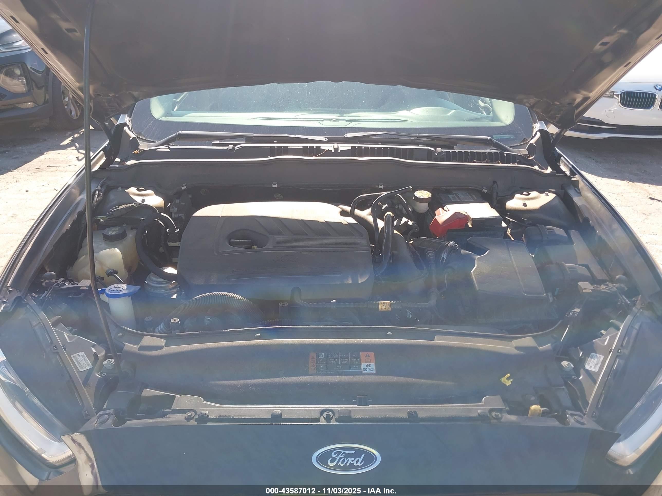 FORD FUSION image 10