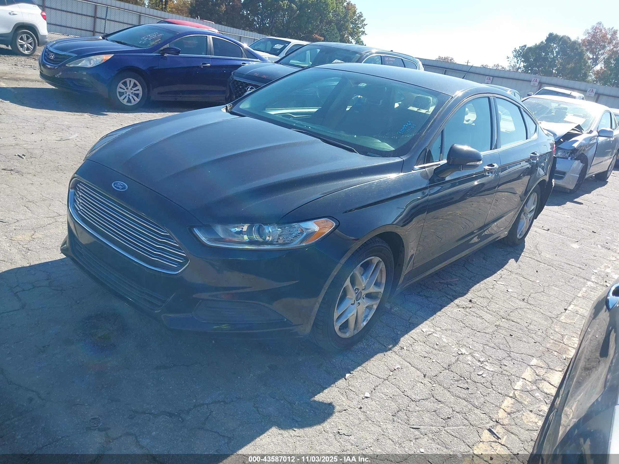FORD FUSION image 2