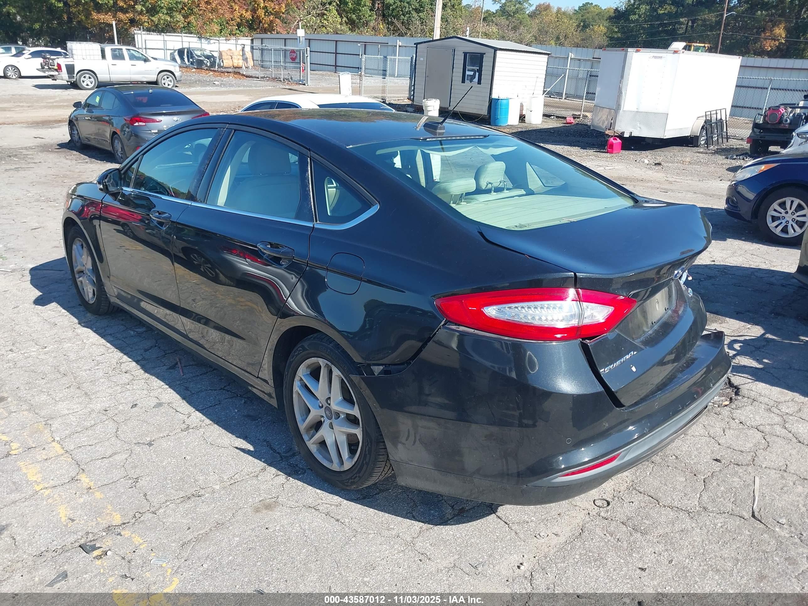 FORD FUSION image 3