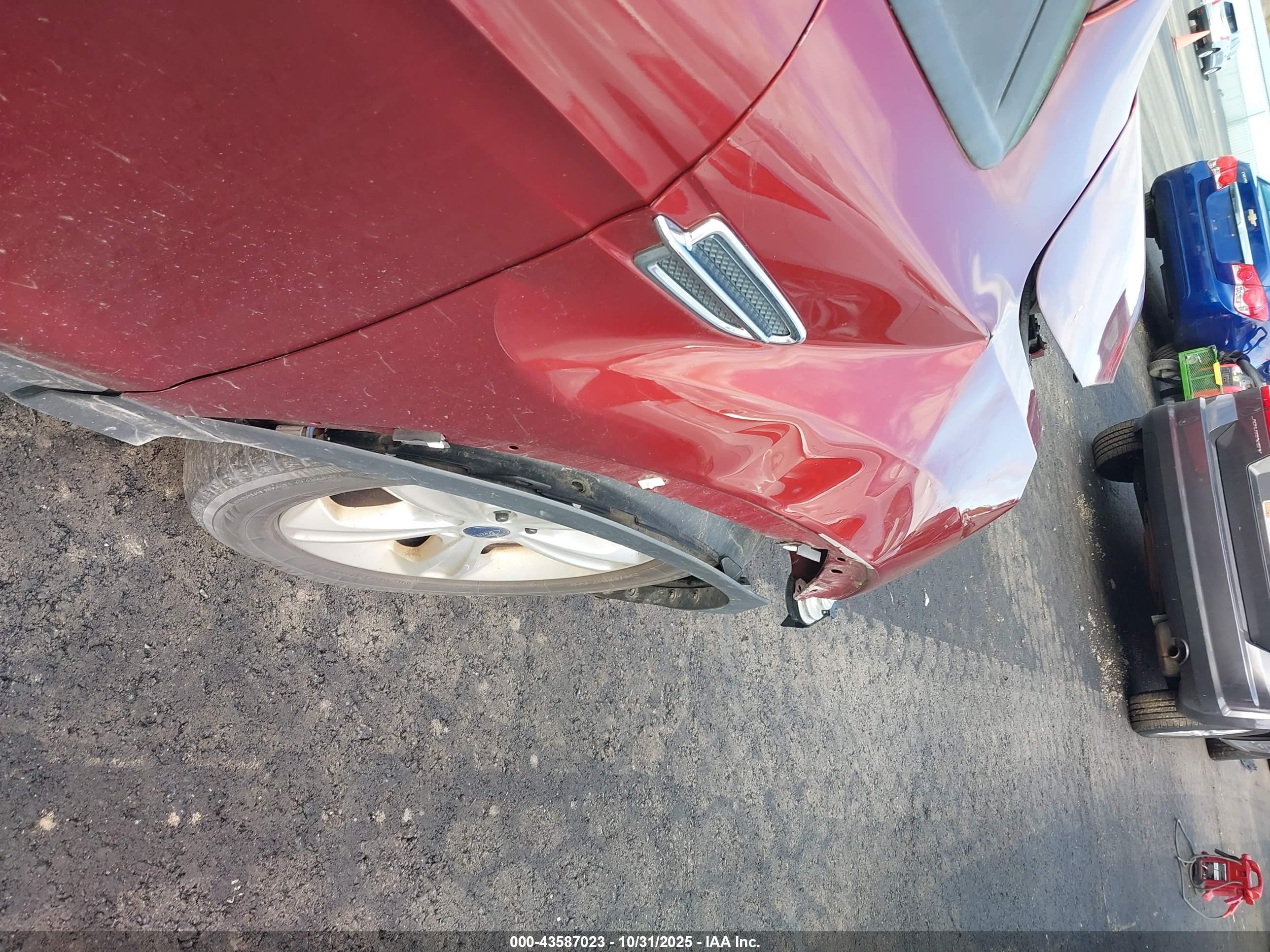 FORD ESCAPE image 6