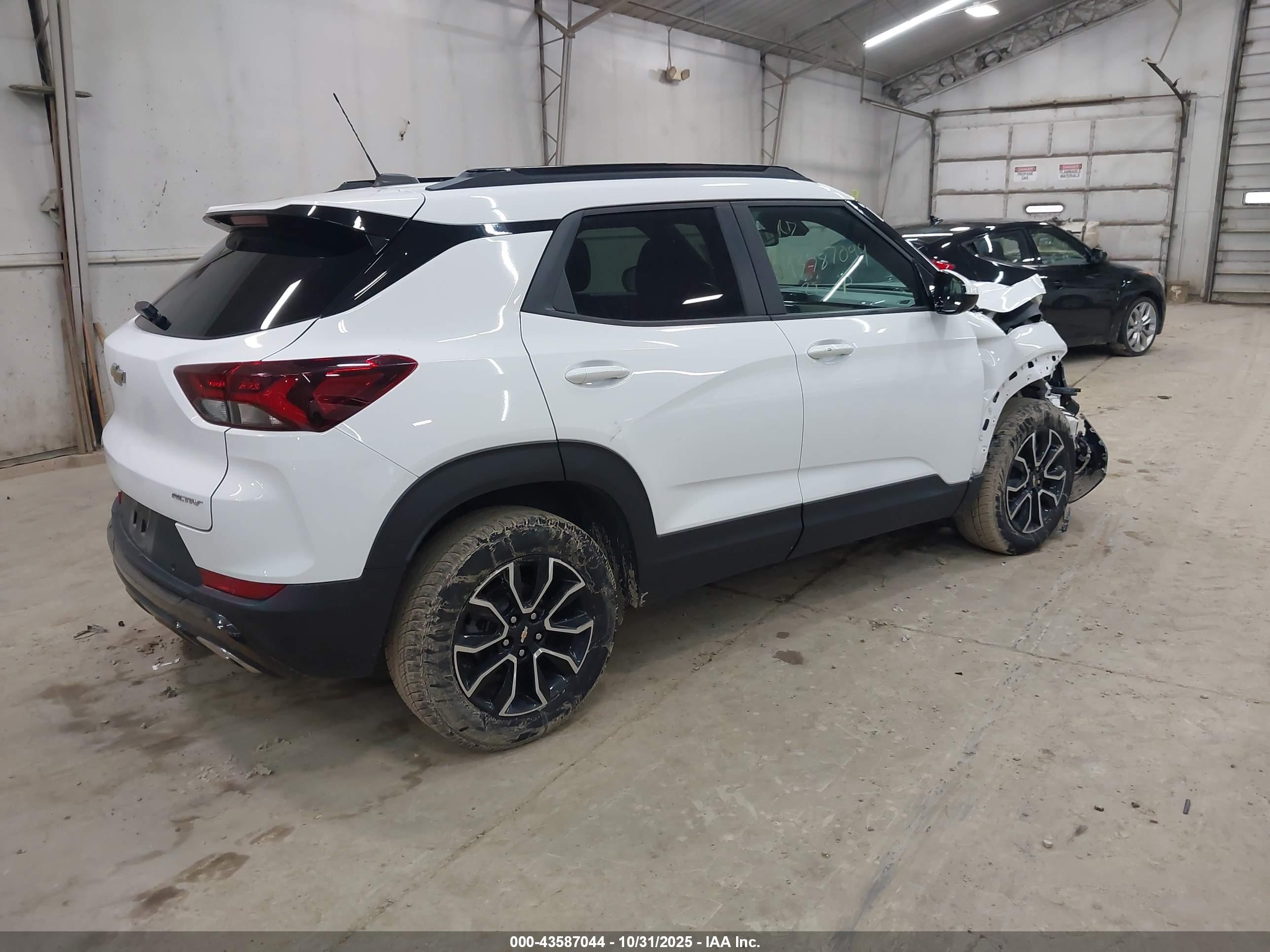 CHEVROLET TRAILBLAZER image 4