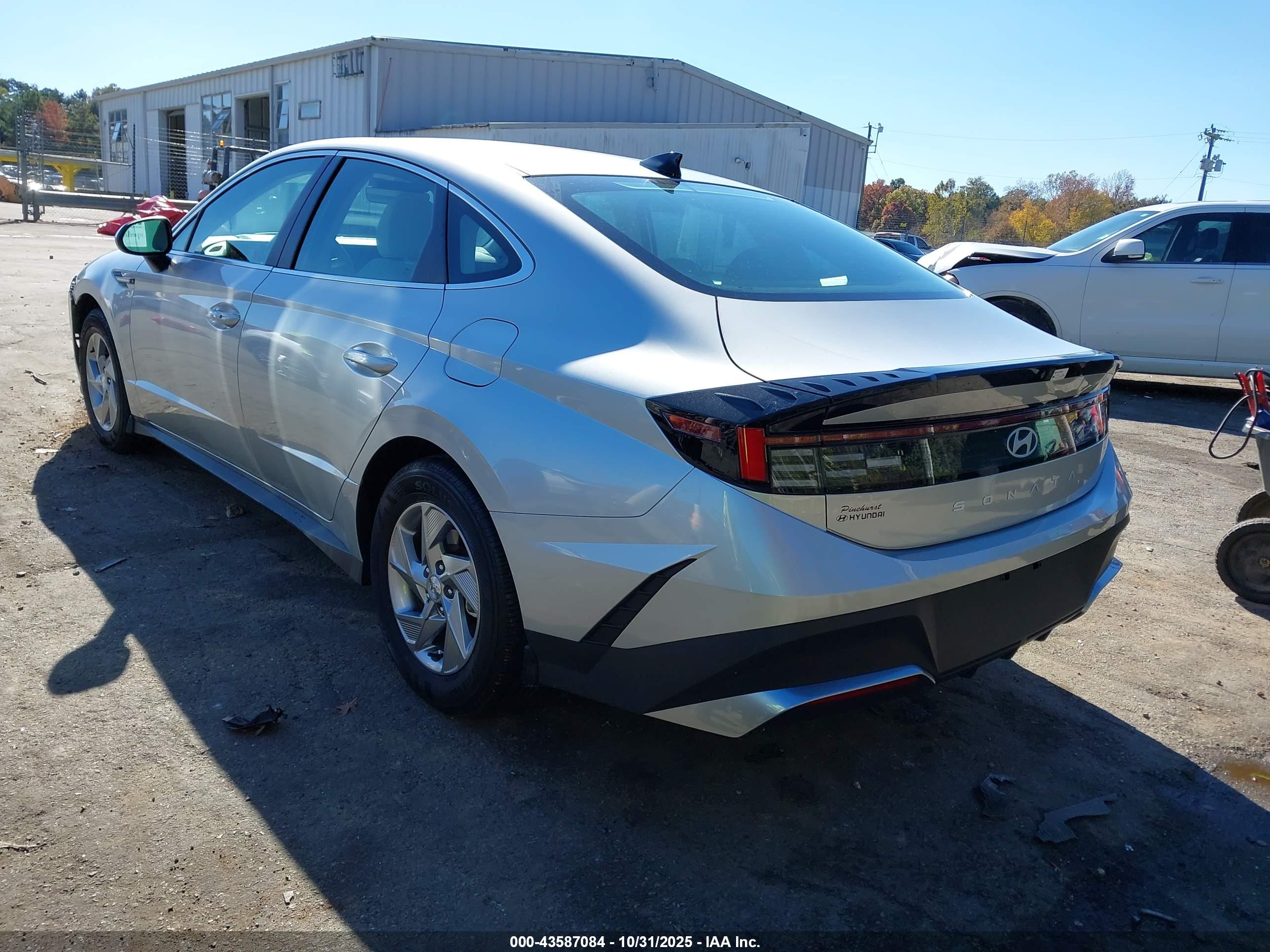 HYUNDAI SONATA image 3