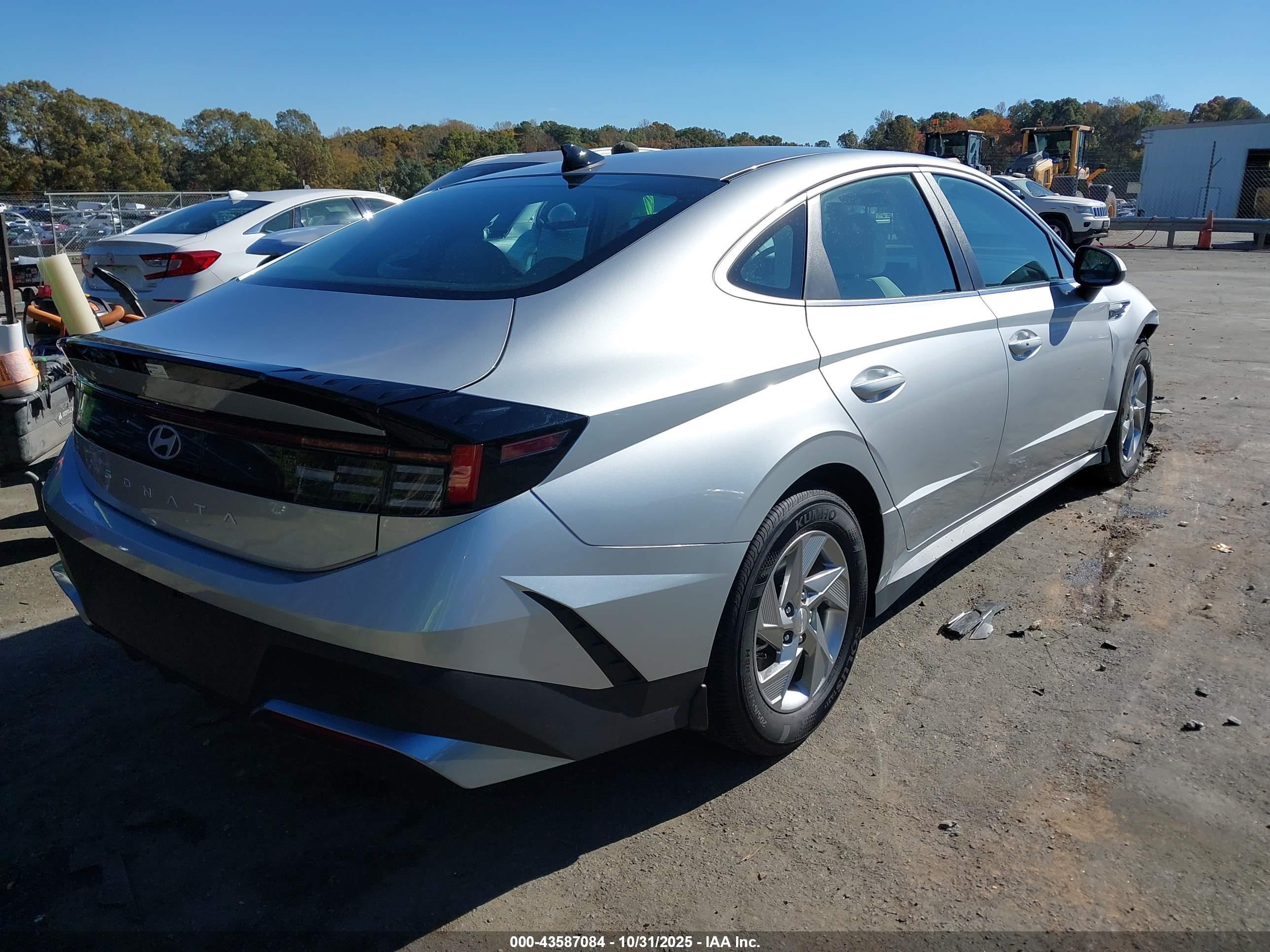 HYUNDAI SONATA image 4