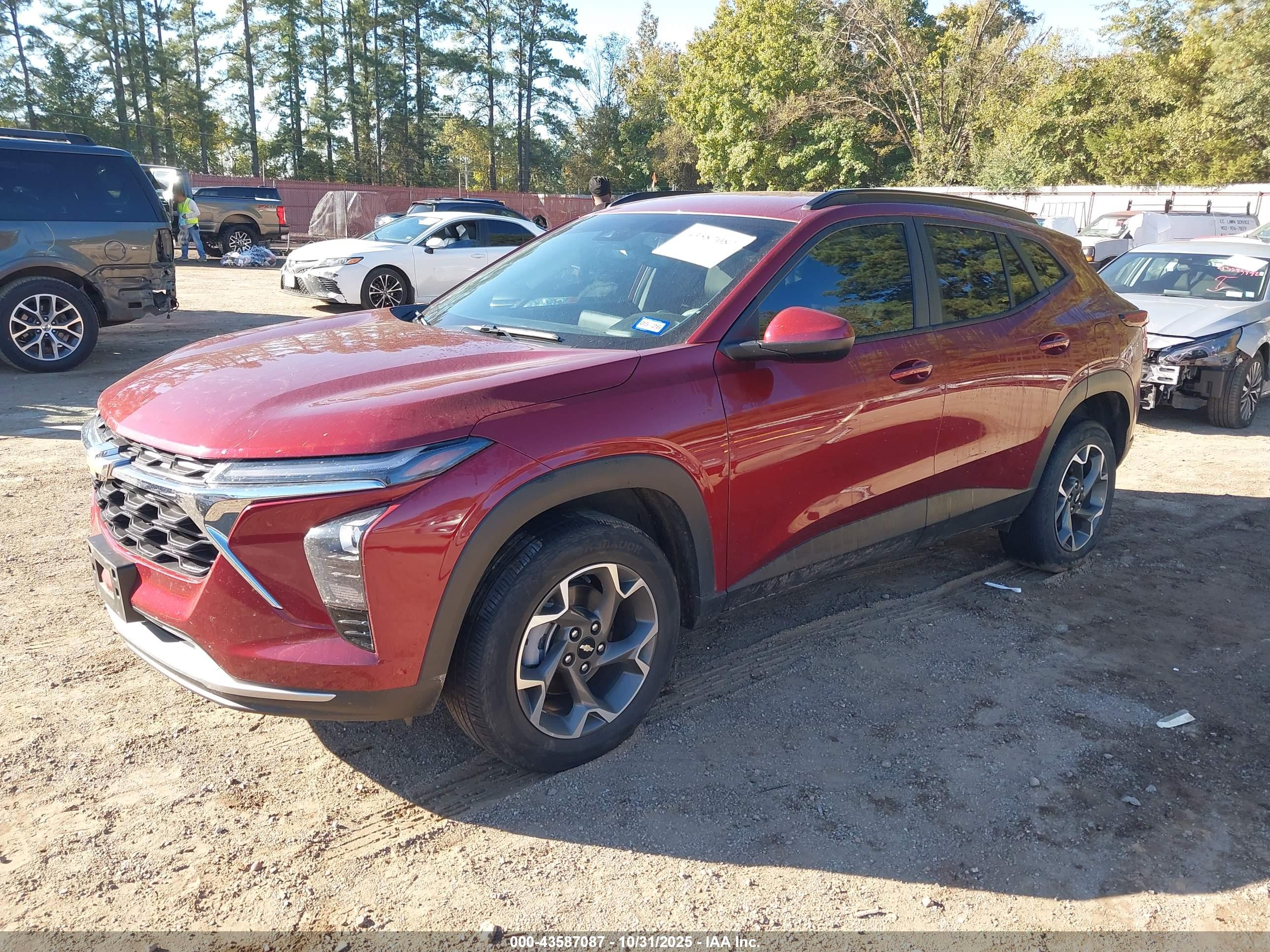 CHEVROLET TRAX image 2