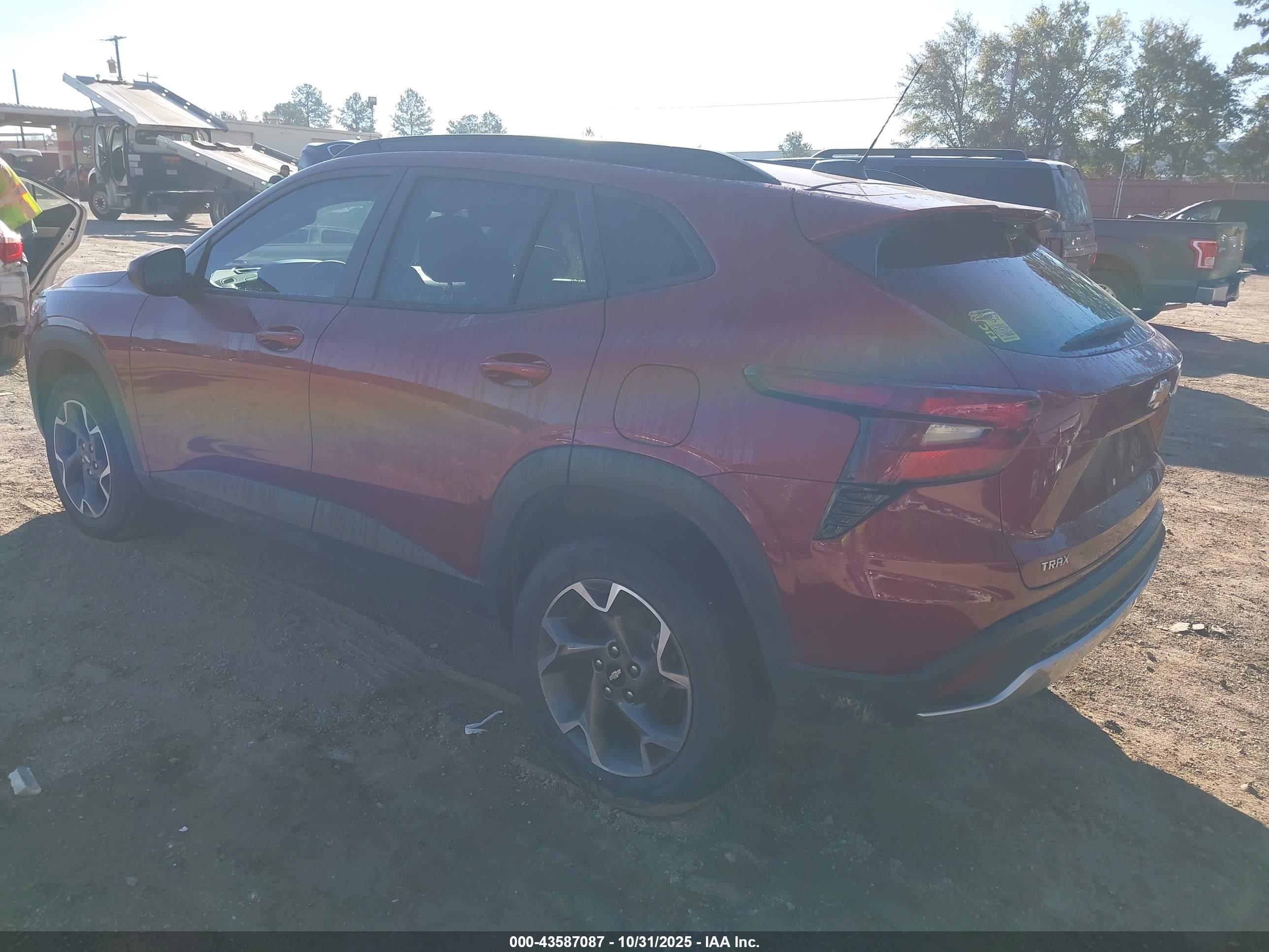 CHEVROLET TRAX image 3