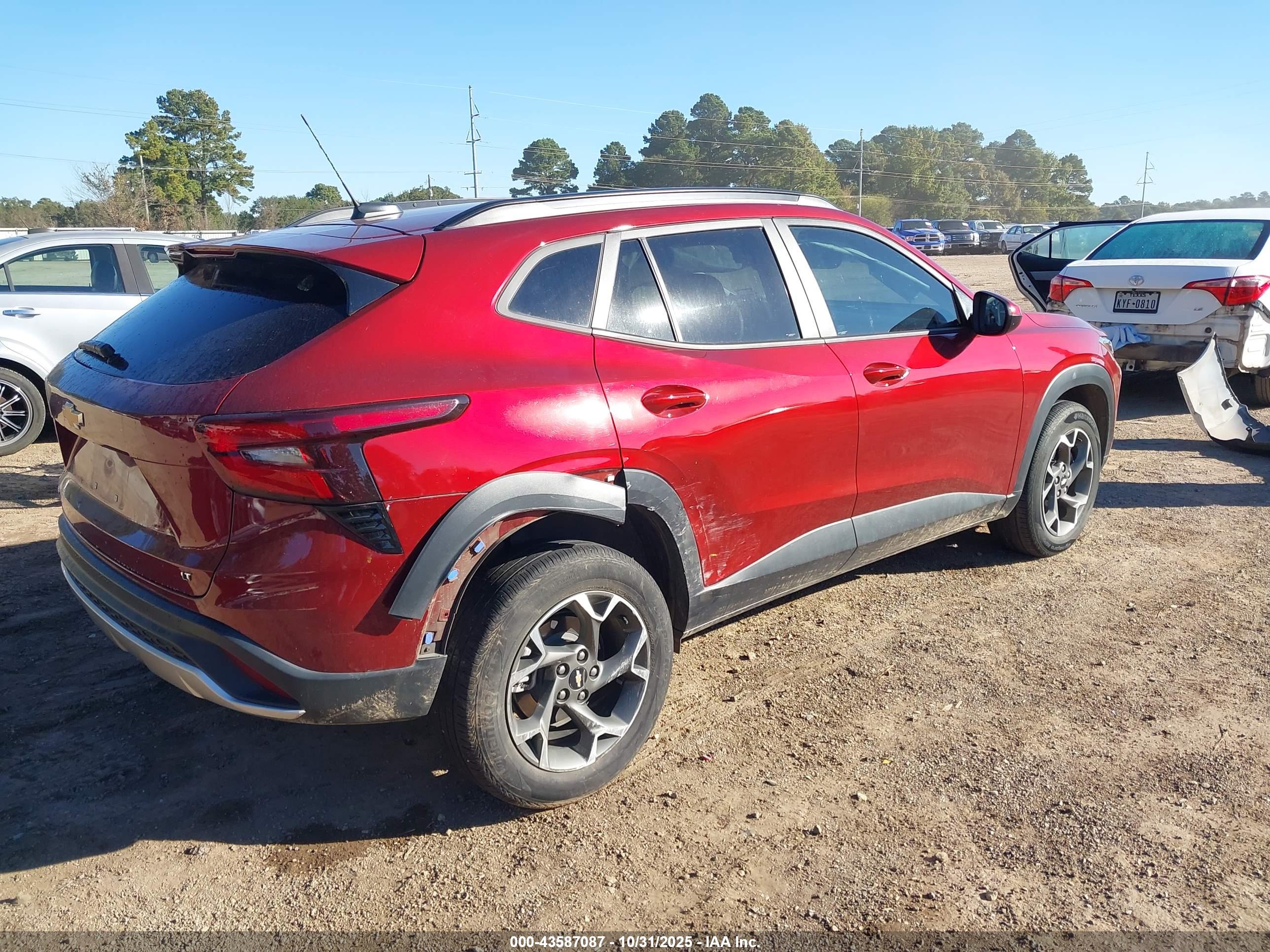 CHEVROLET TRAX image 4