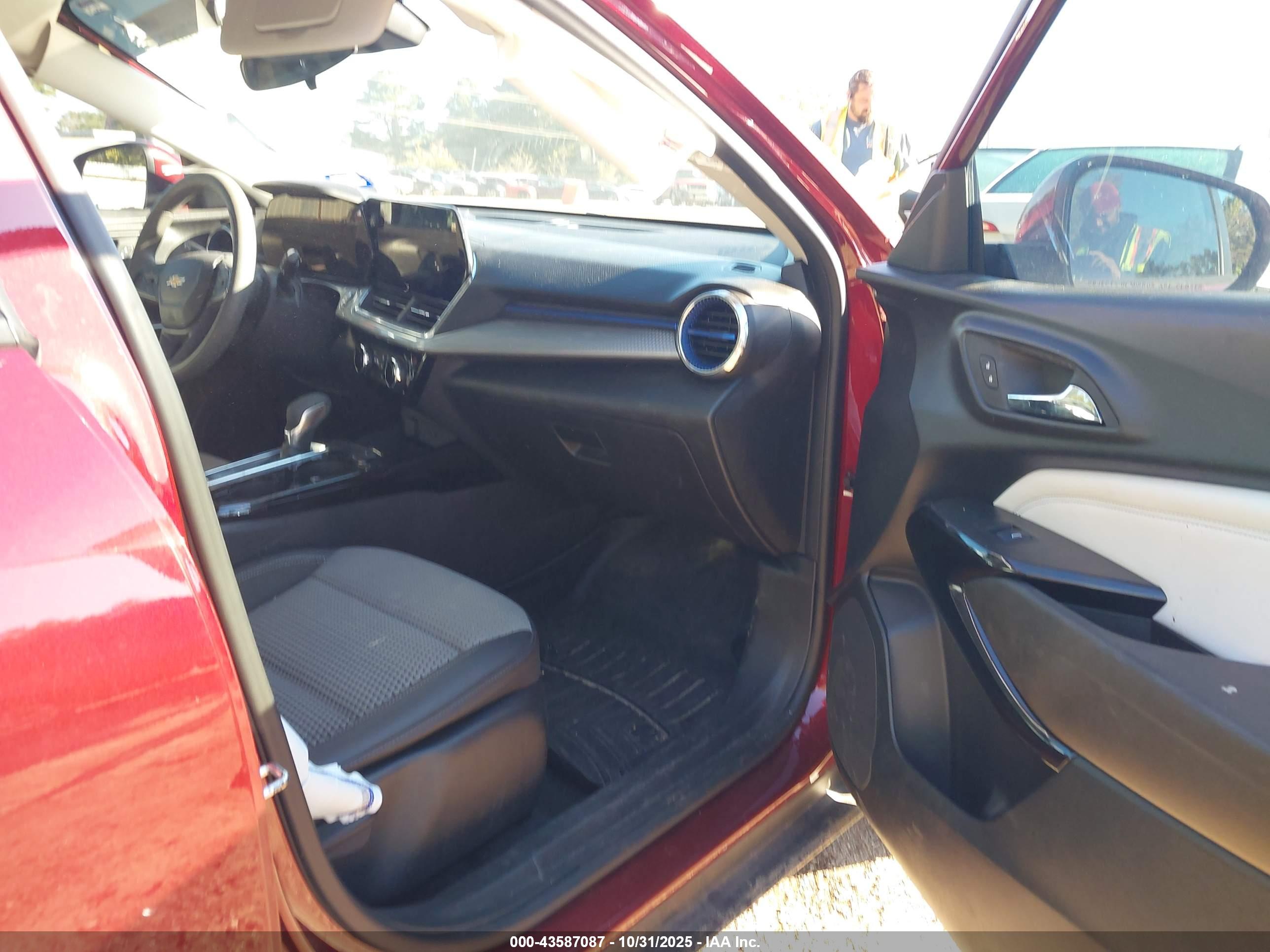CHEVROLET TRAX image 5
