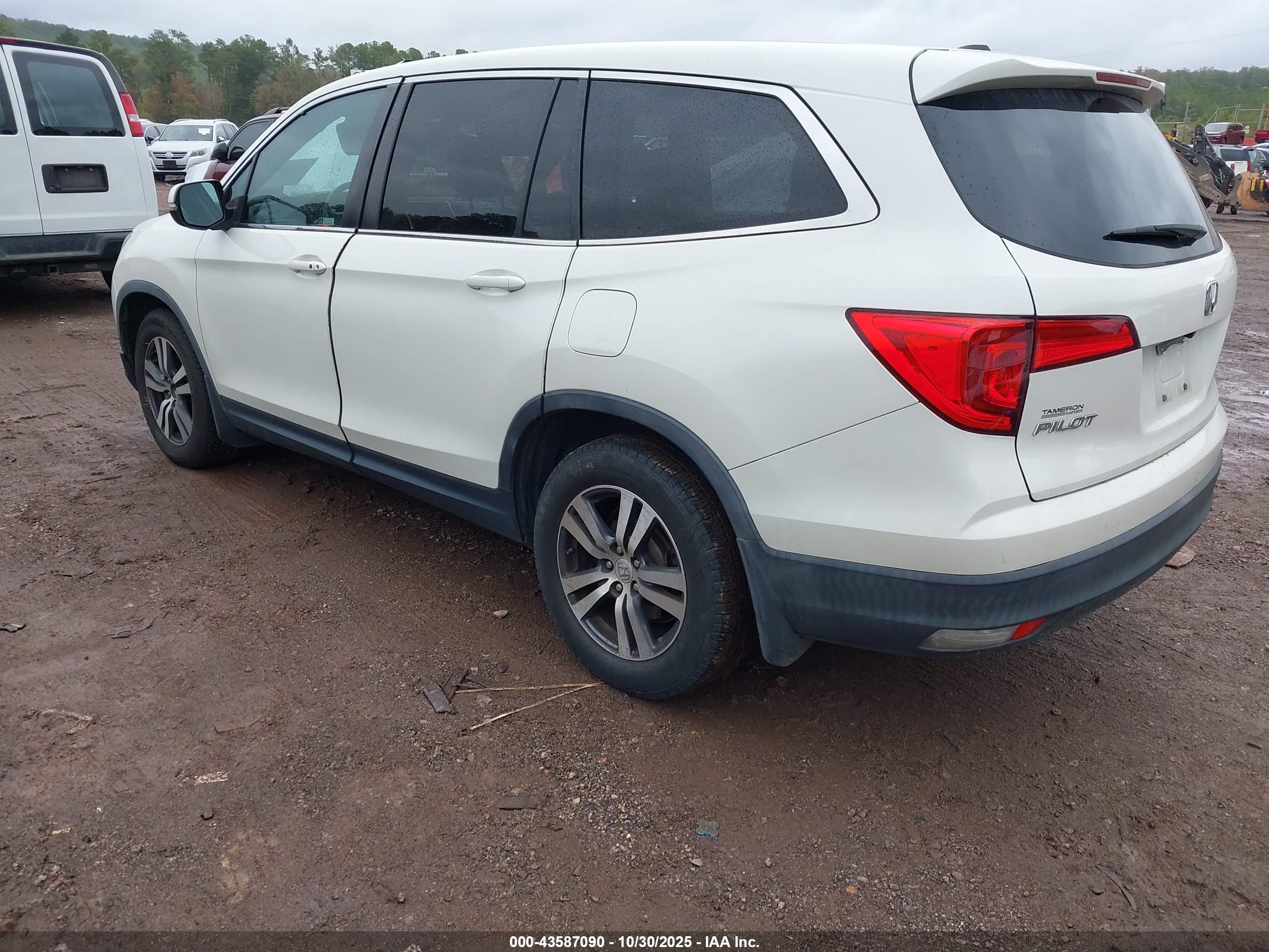 HONDA PILOT image 3