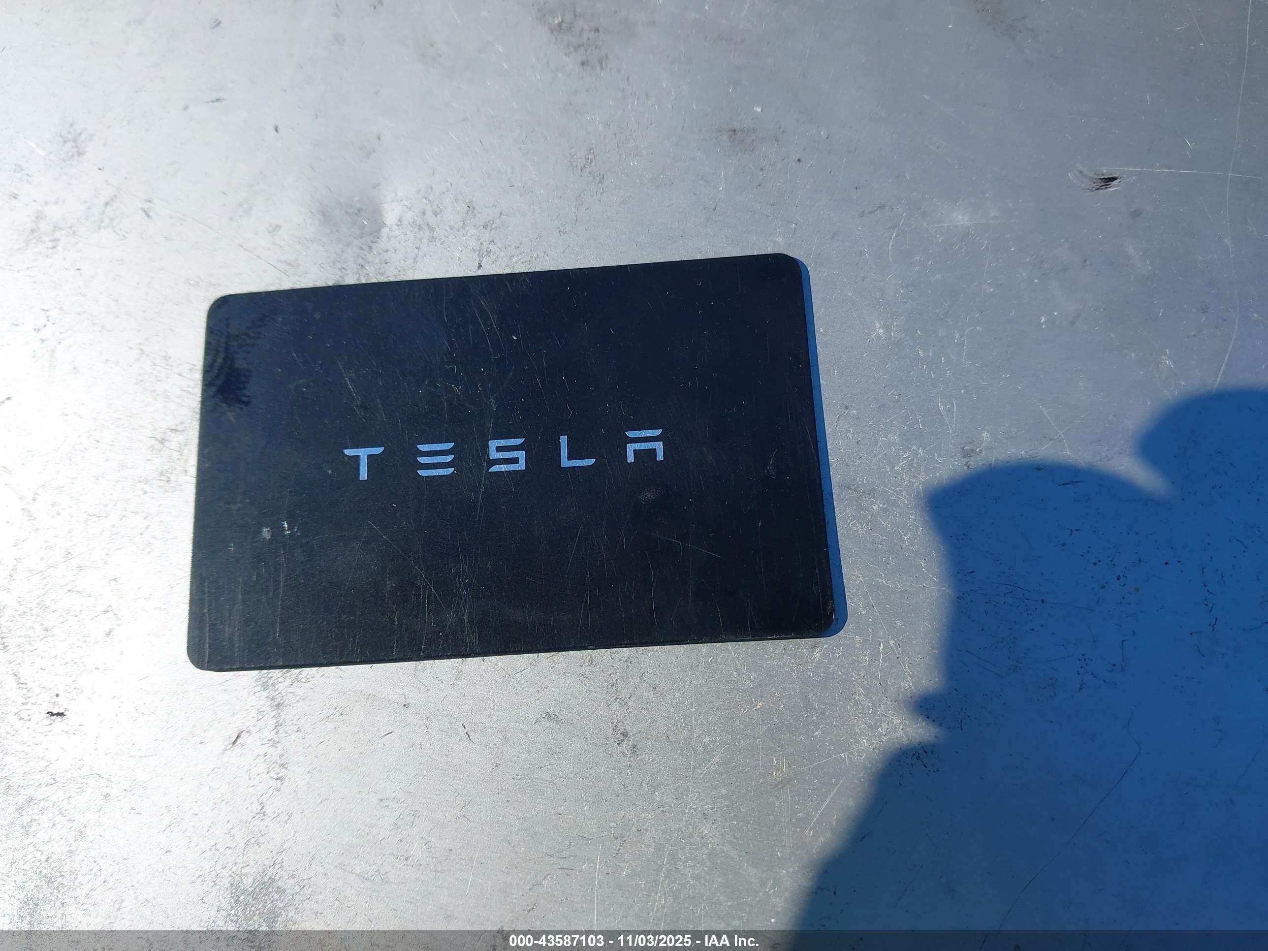 TESLA MODEL image 11