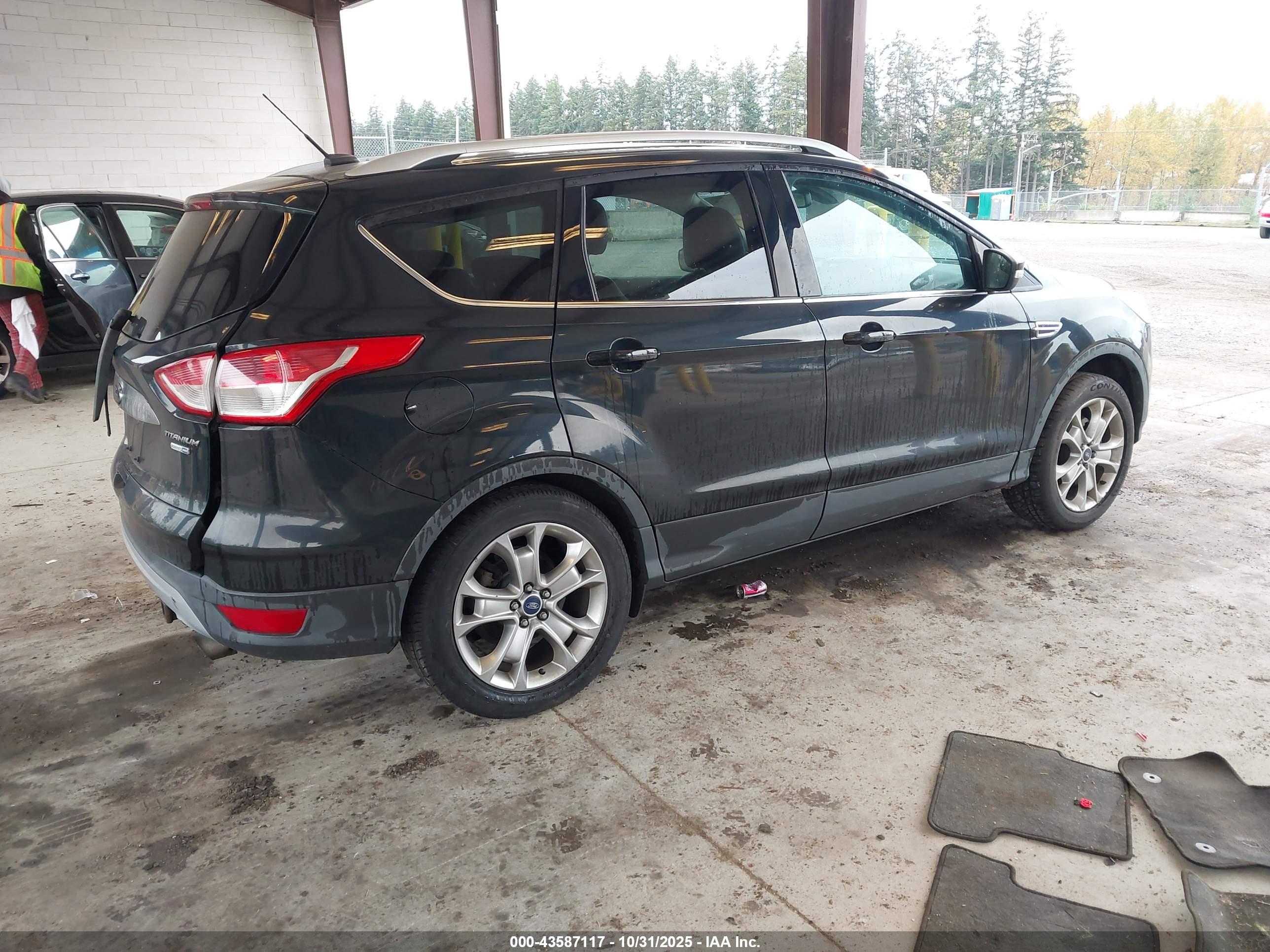FORD ESCAPE image 4