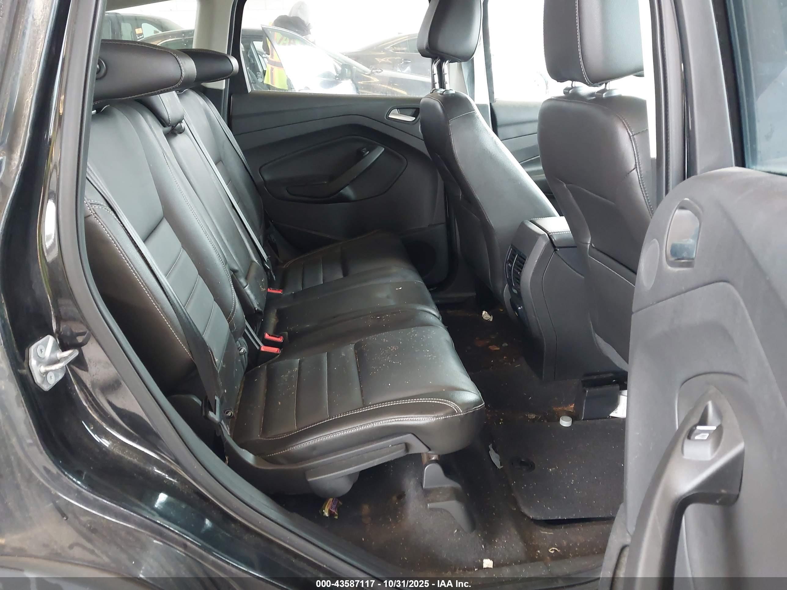 FORD ESCAPE image 8