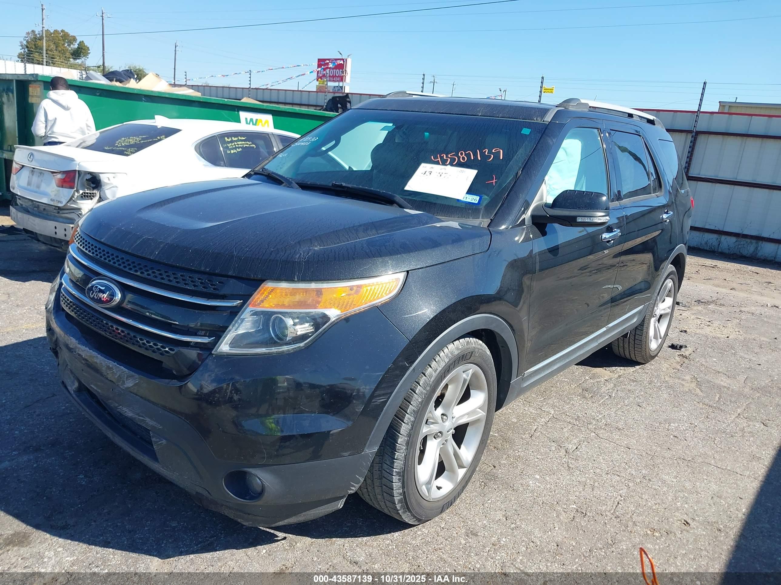 FORD EXPLORER image 2
