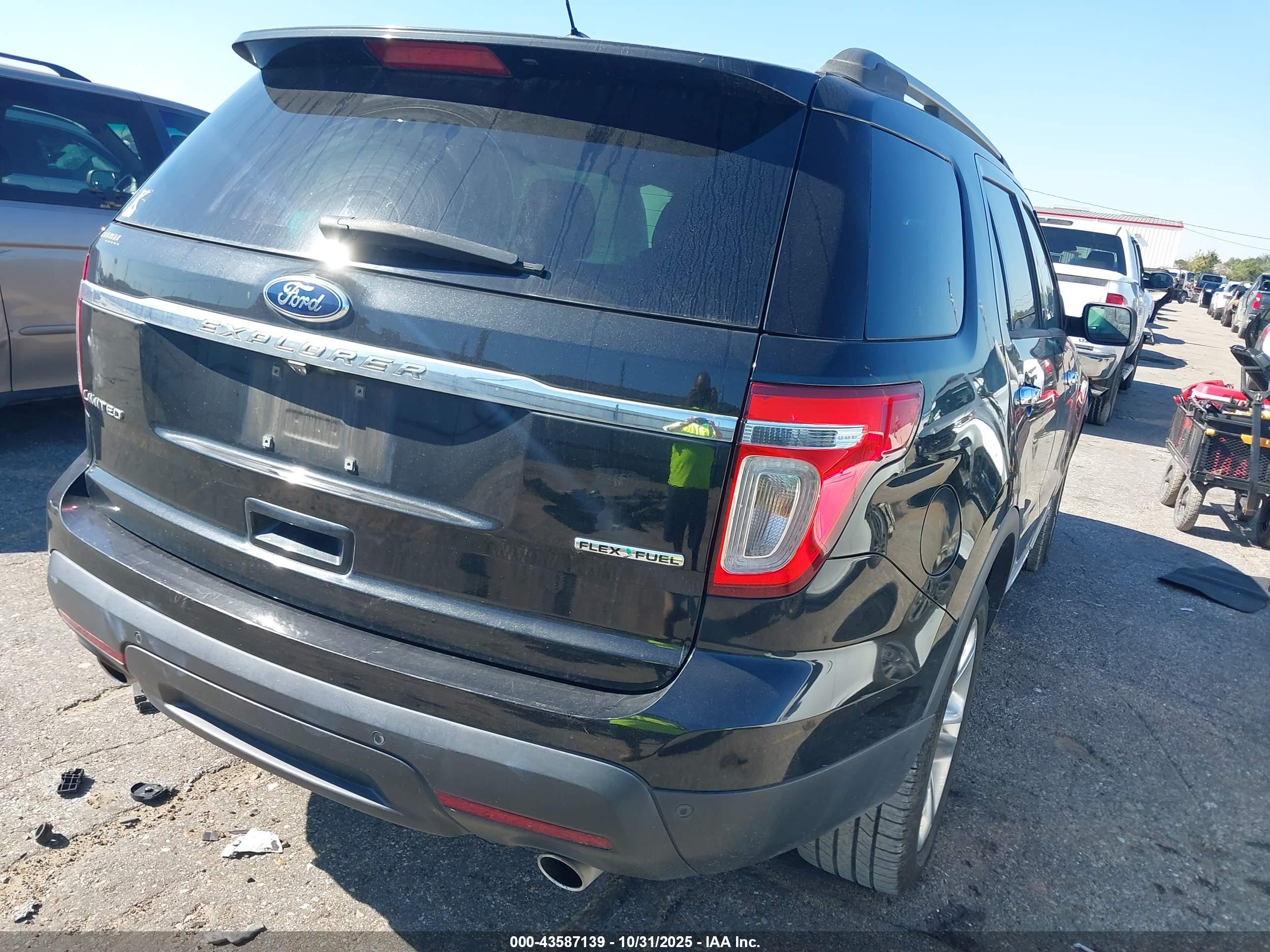 FORD EXPLORER image 4