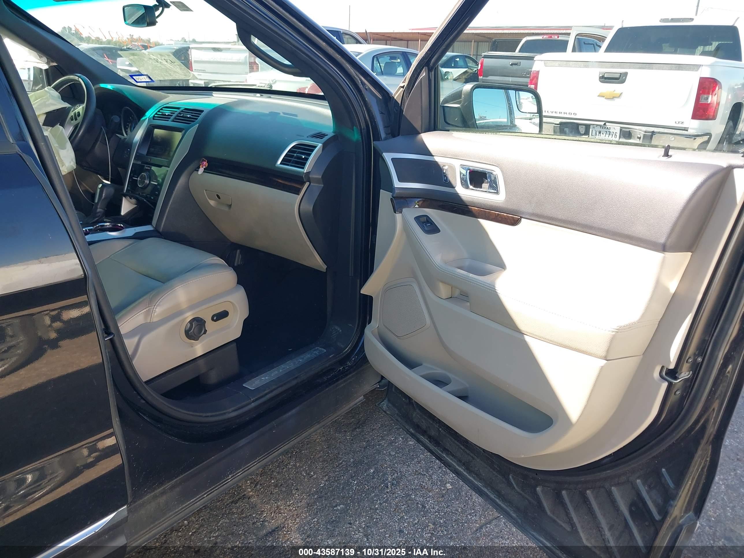 FORD EXPLORER image 5