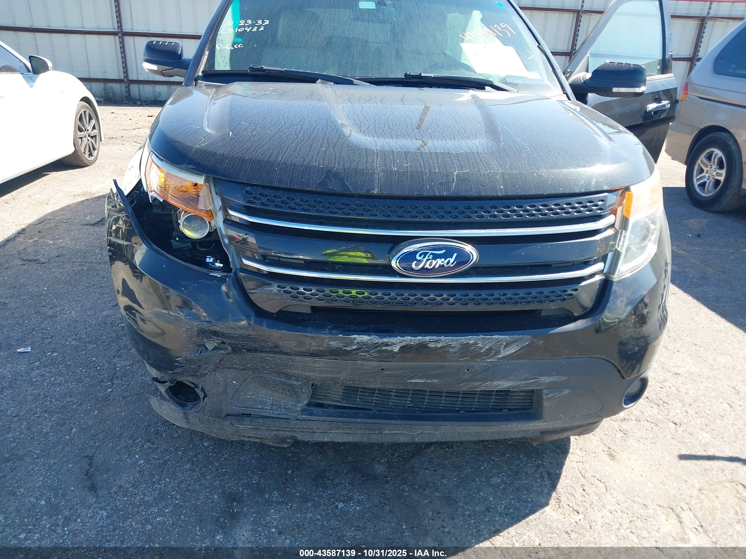 FORD EXPLORER image 6