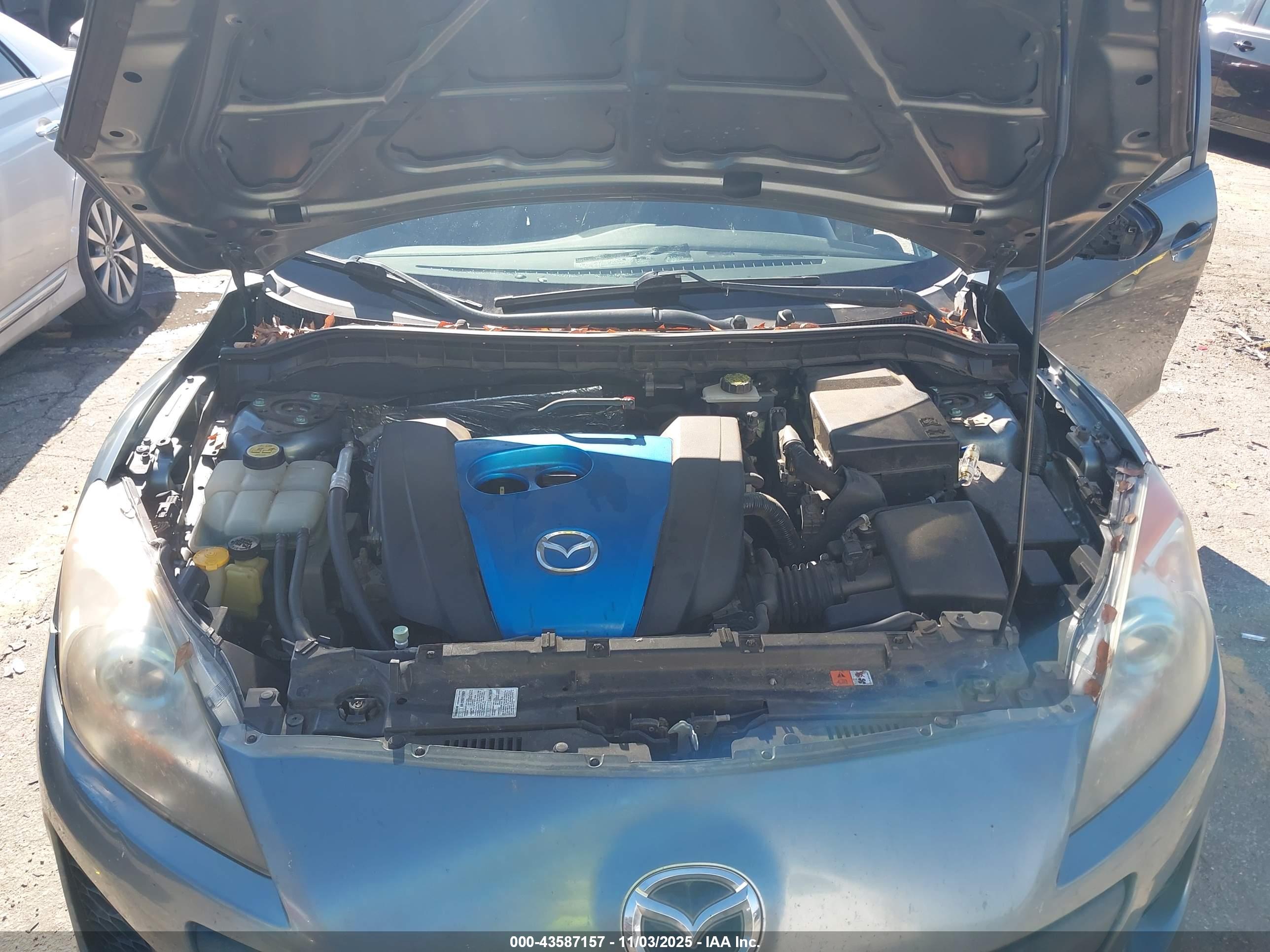 MAZDA MAZDA3 image 10