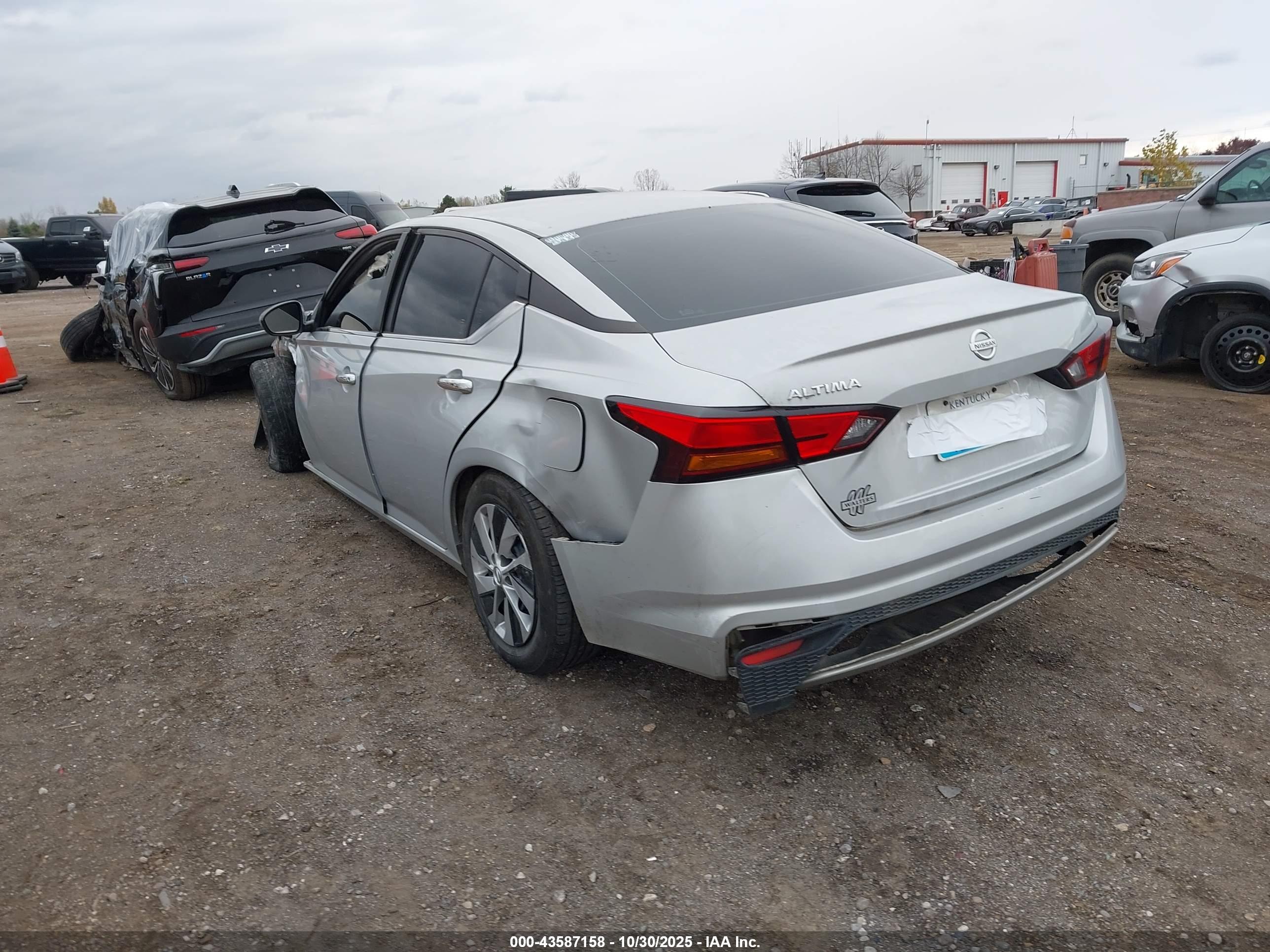 NISSAN ALTIMA image 3