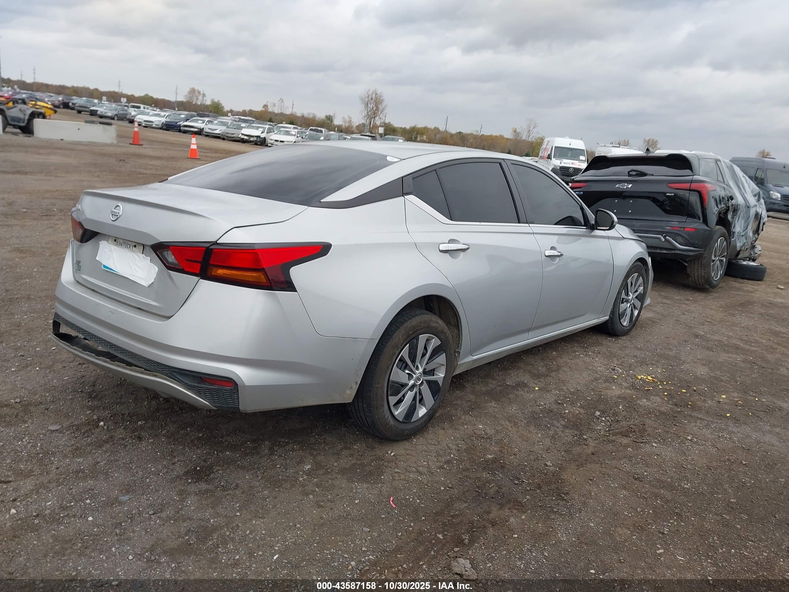 NISSAN ALTIMA image 4