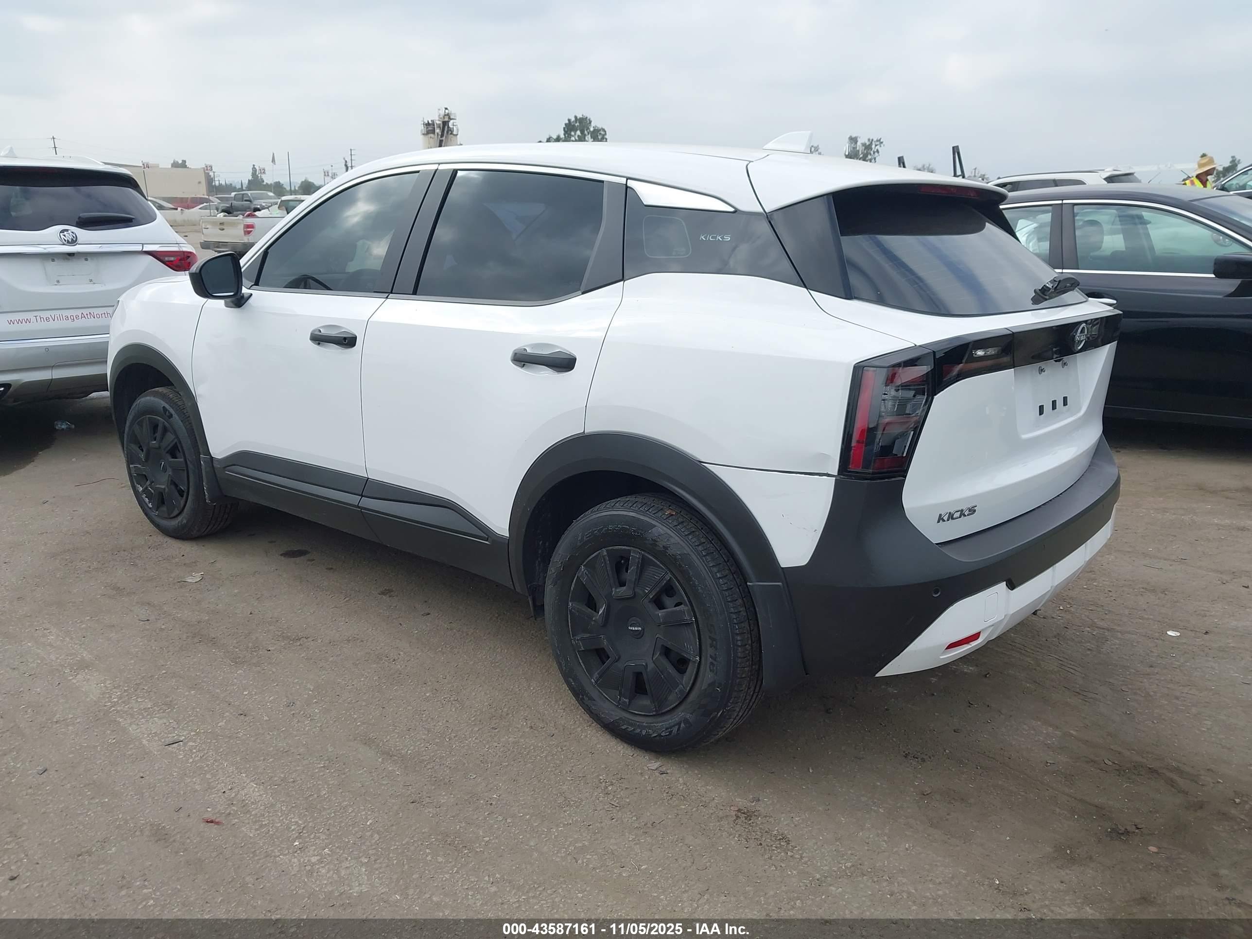 NISSAN KICKS image 3
