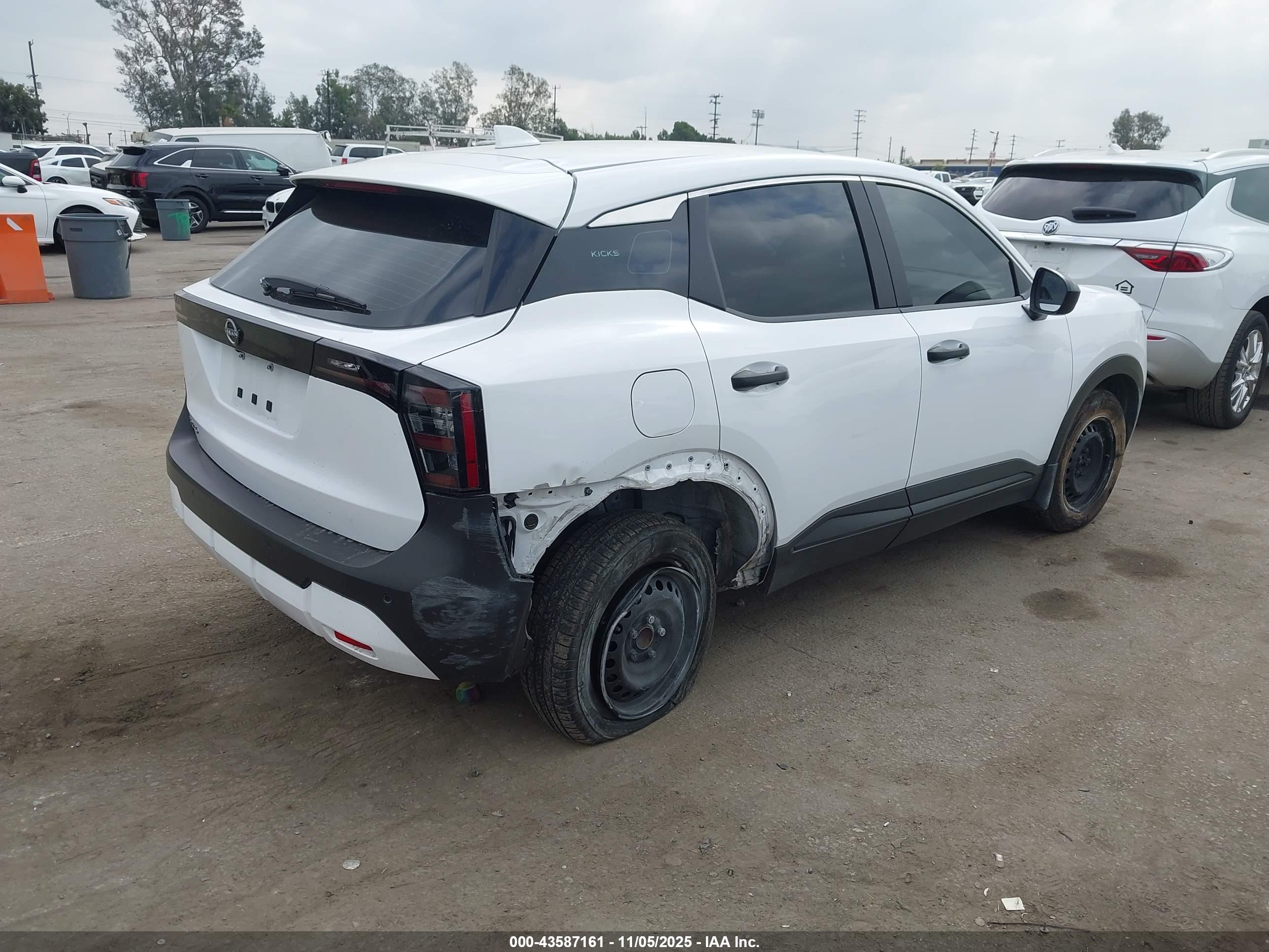 NISSAN KICKS image 4