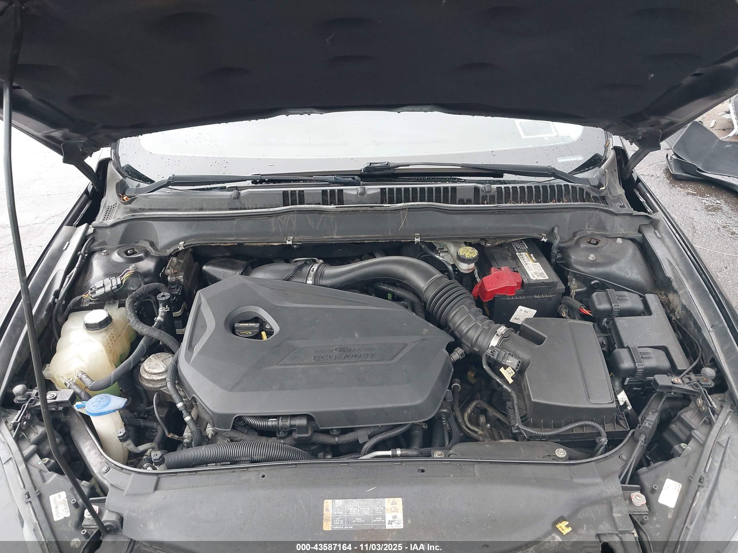 FORD FUSION image 10