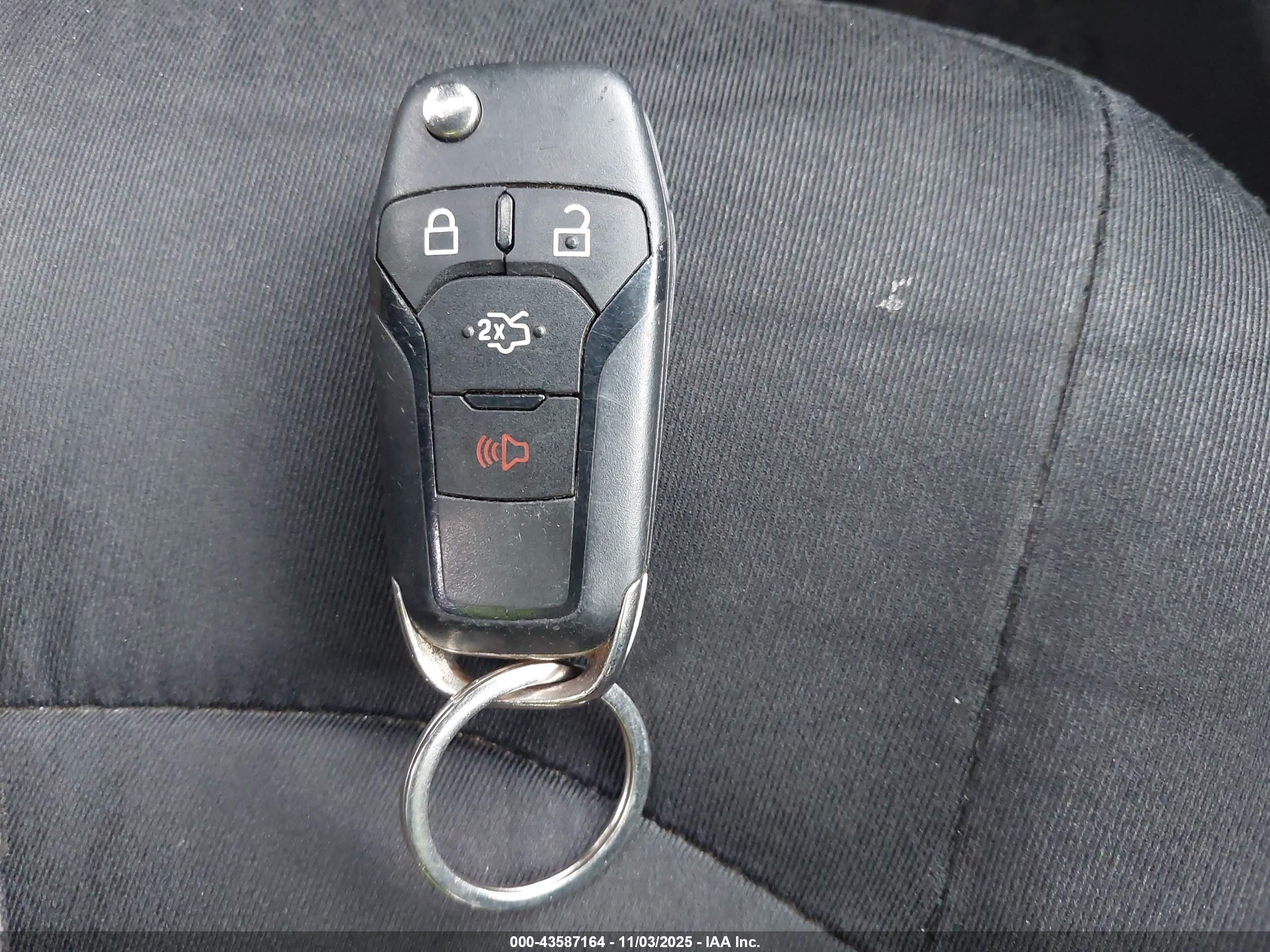 FORD FUSION image 11