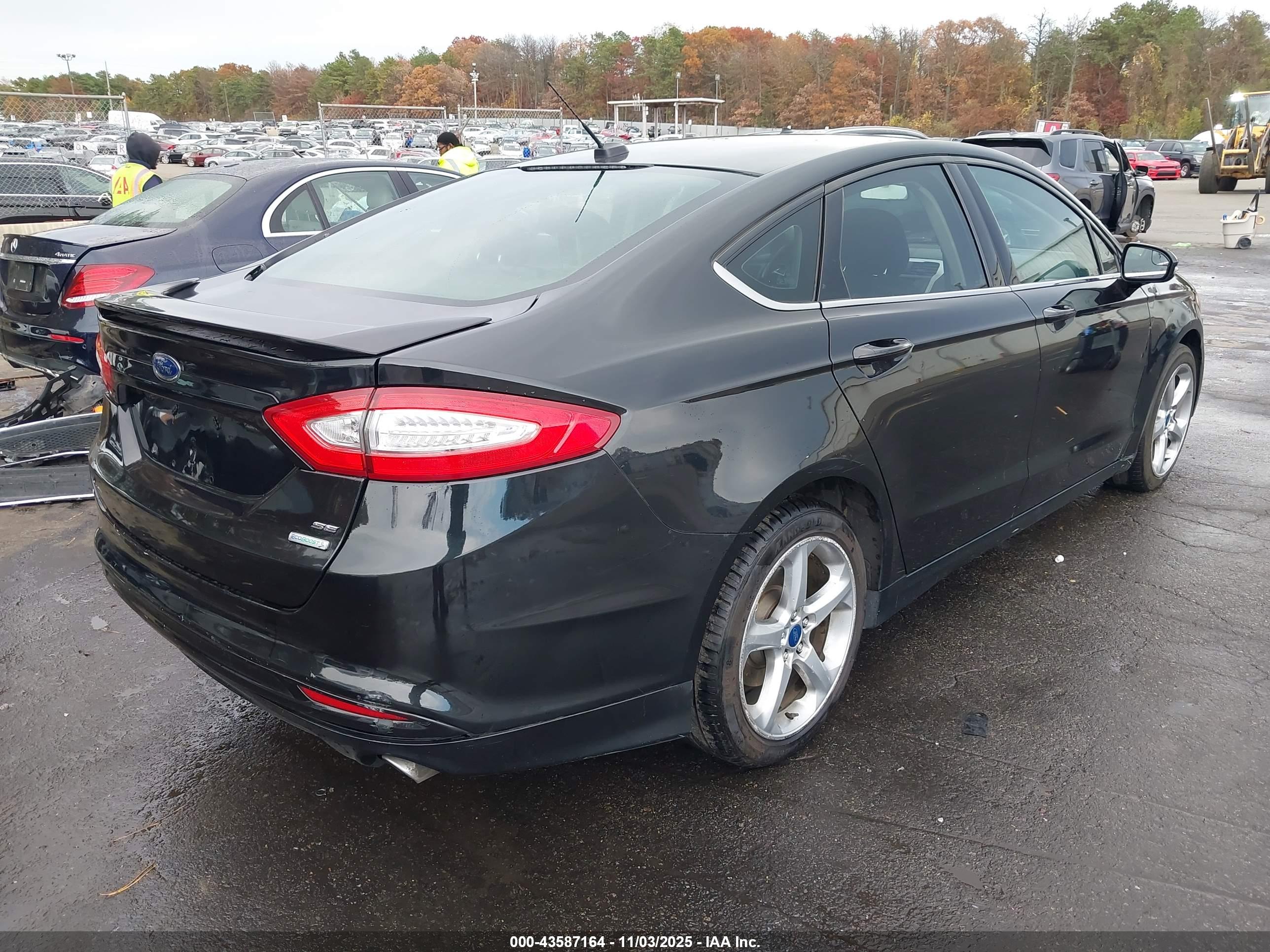 FORD FUSION image 4