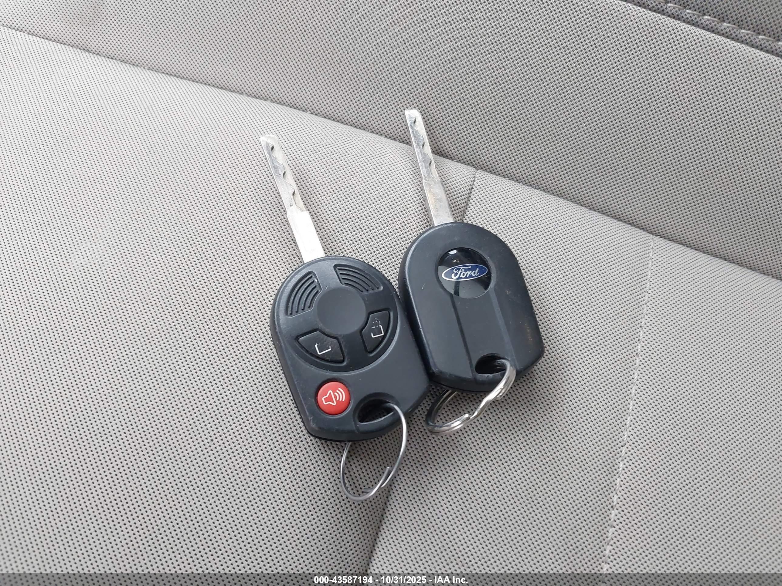 FORD ESCAPE image 11